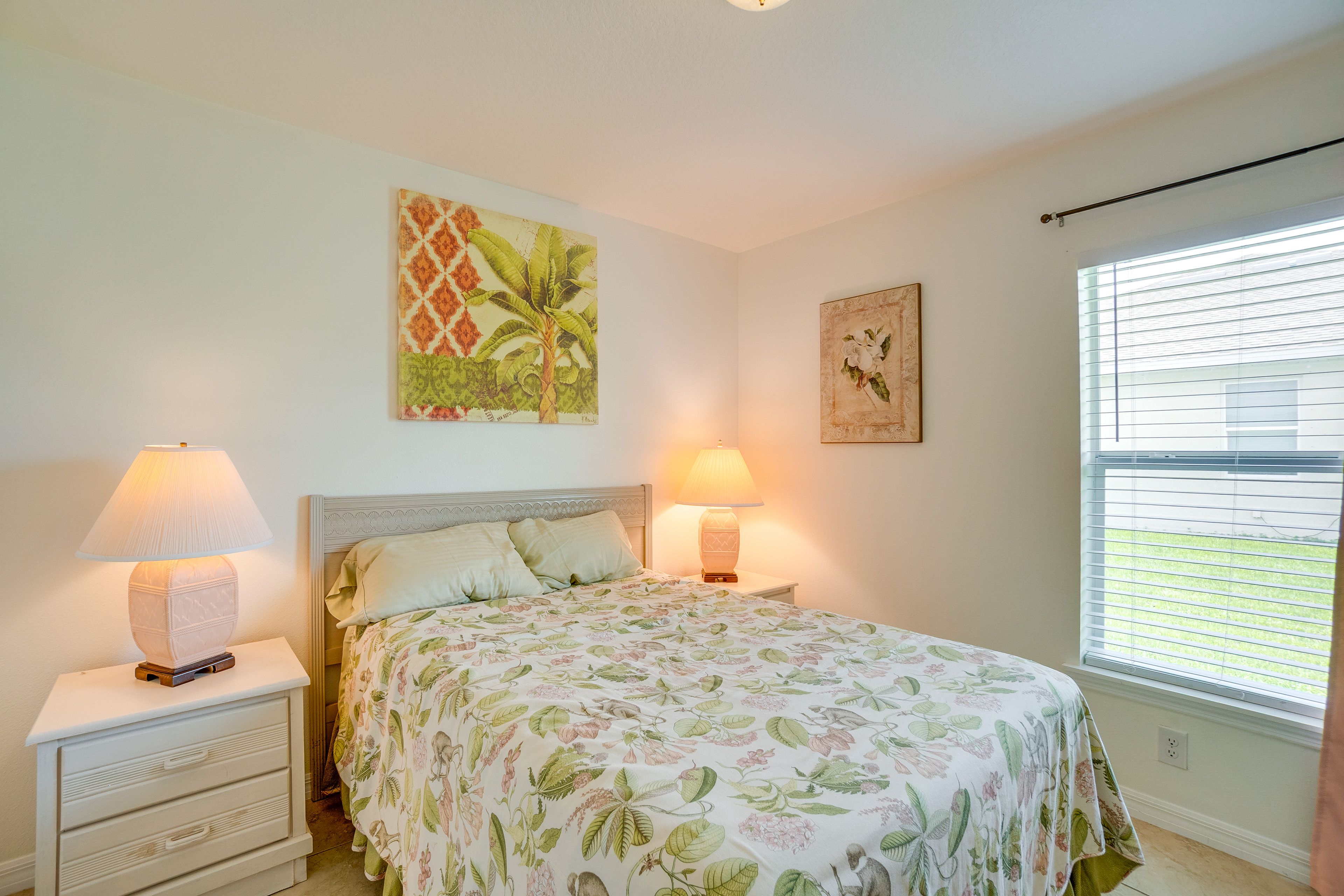 Bedroom 2 | Queen Bed