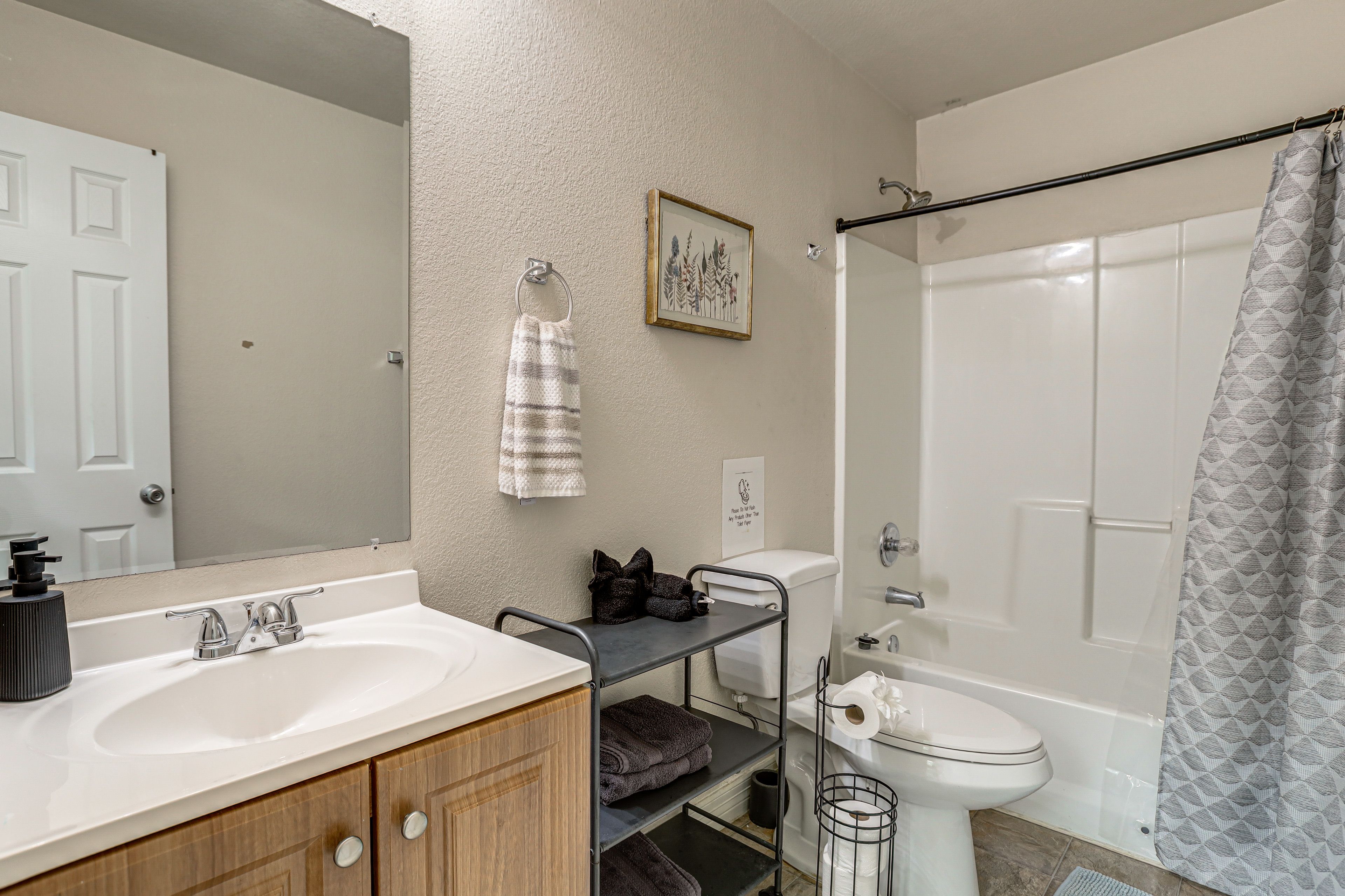 Full Bathroom | 2nd Floor