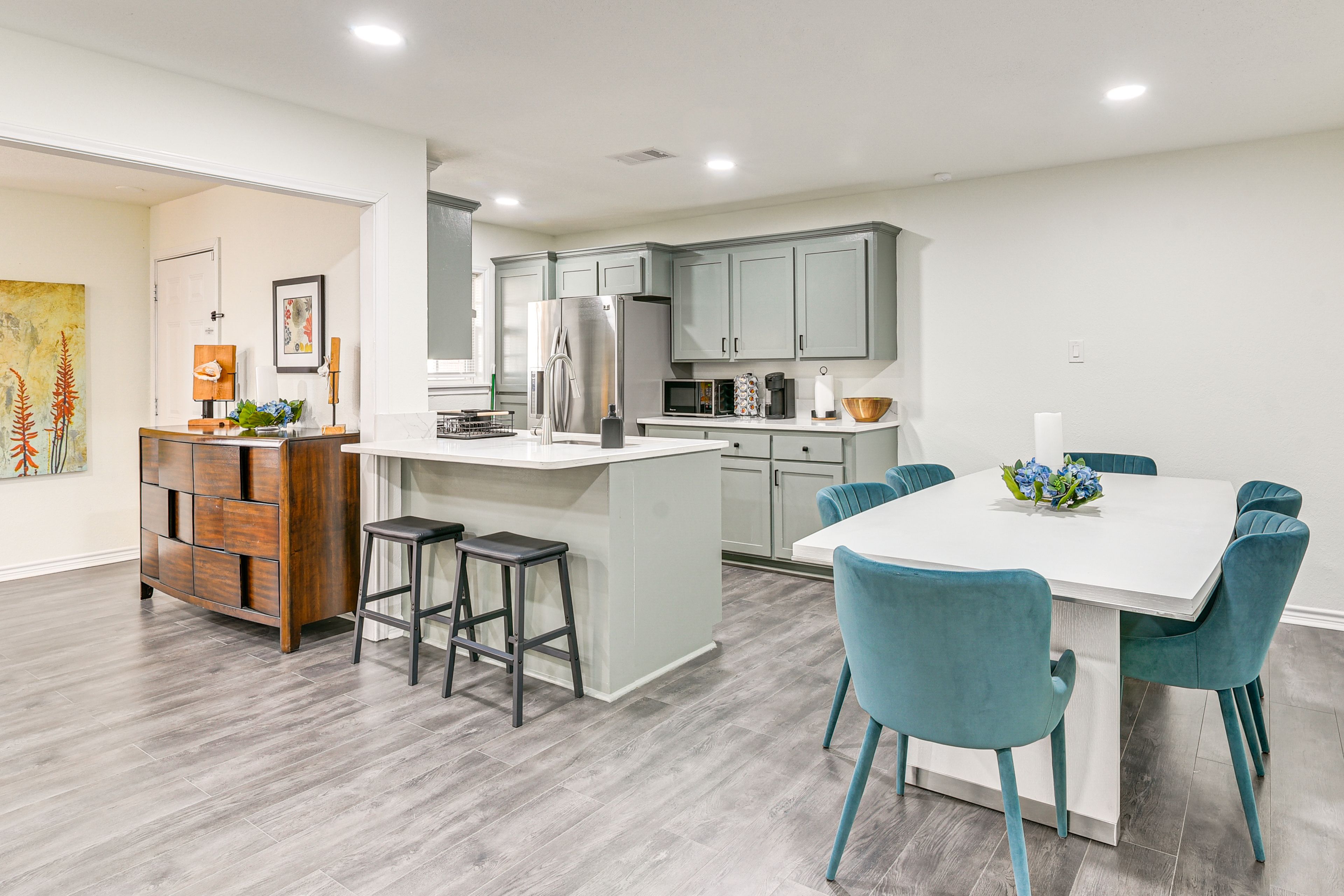 Apt Number 1 | Dining Table | Breakfast Bar | Kitchen