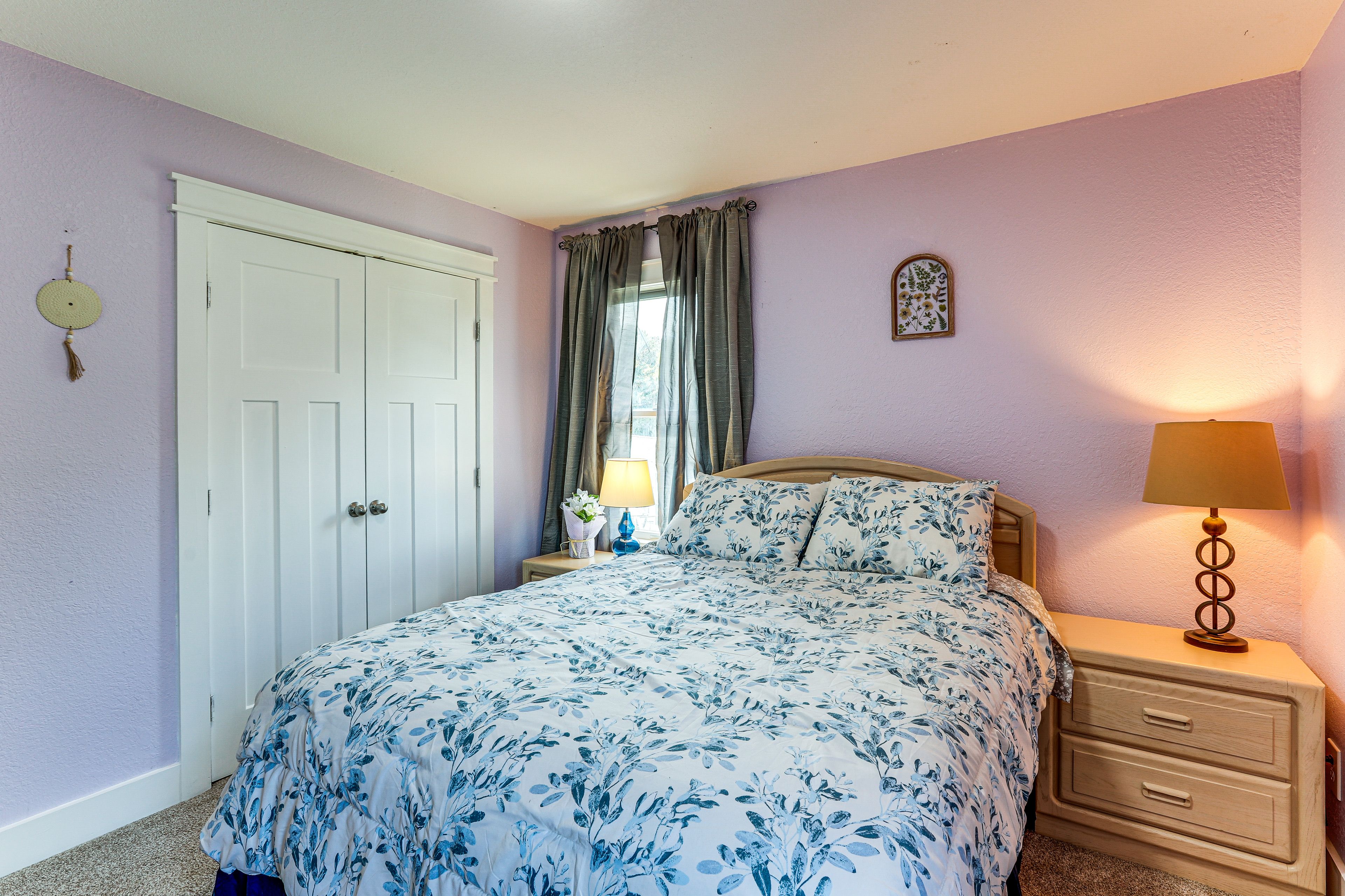 Bedroom 2 | Queen Bed | Smart TV