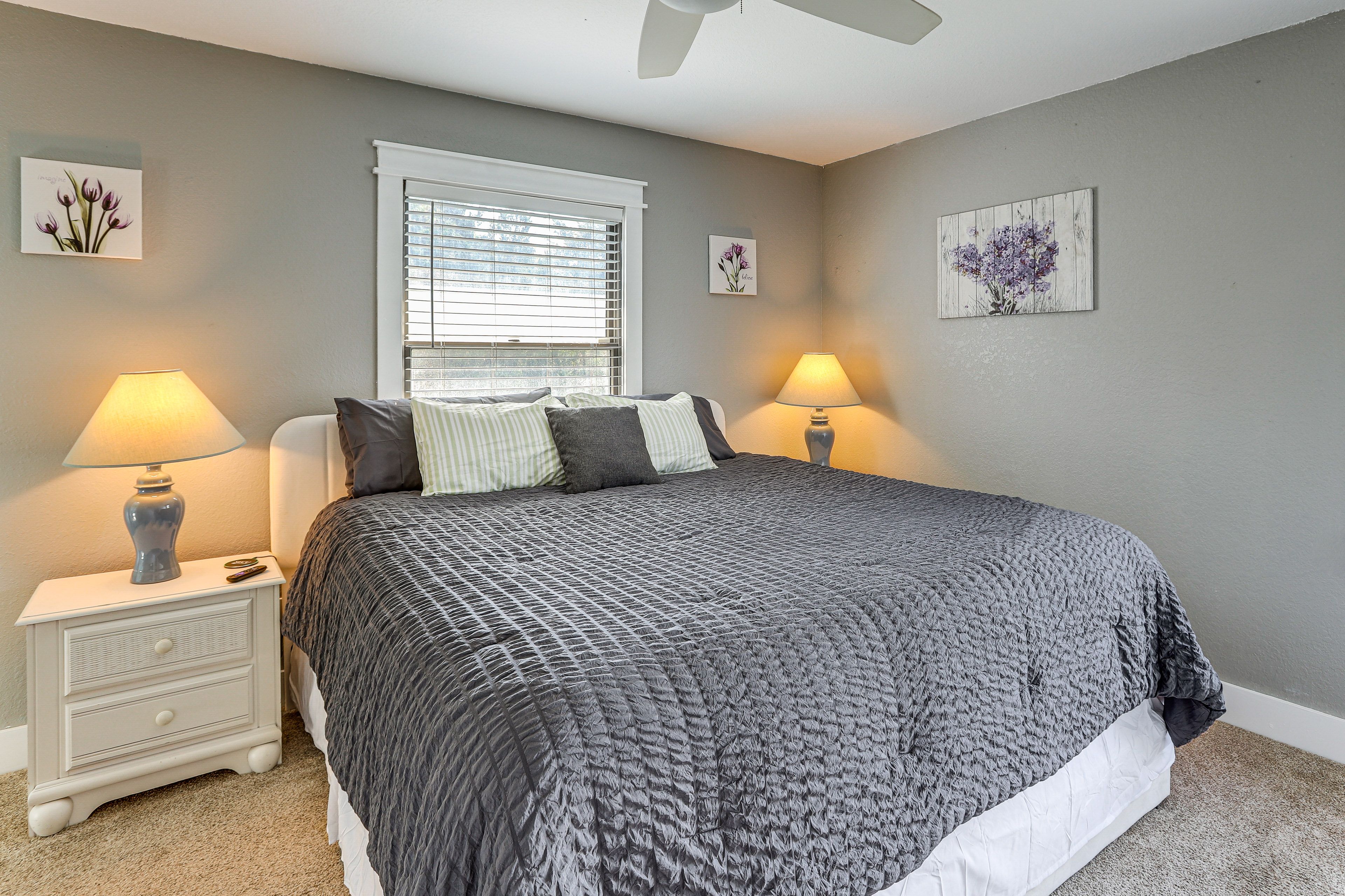 Bedroom 1 | King Bed | Smart TV