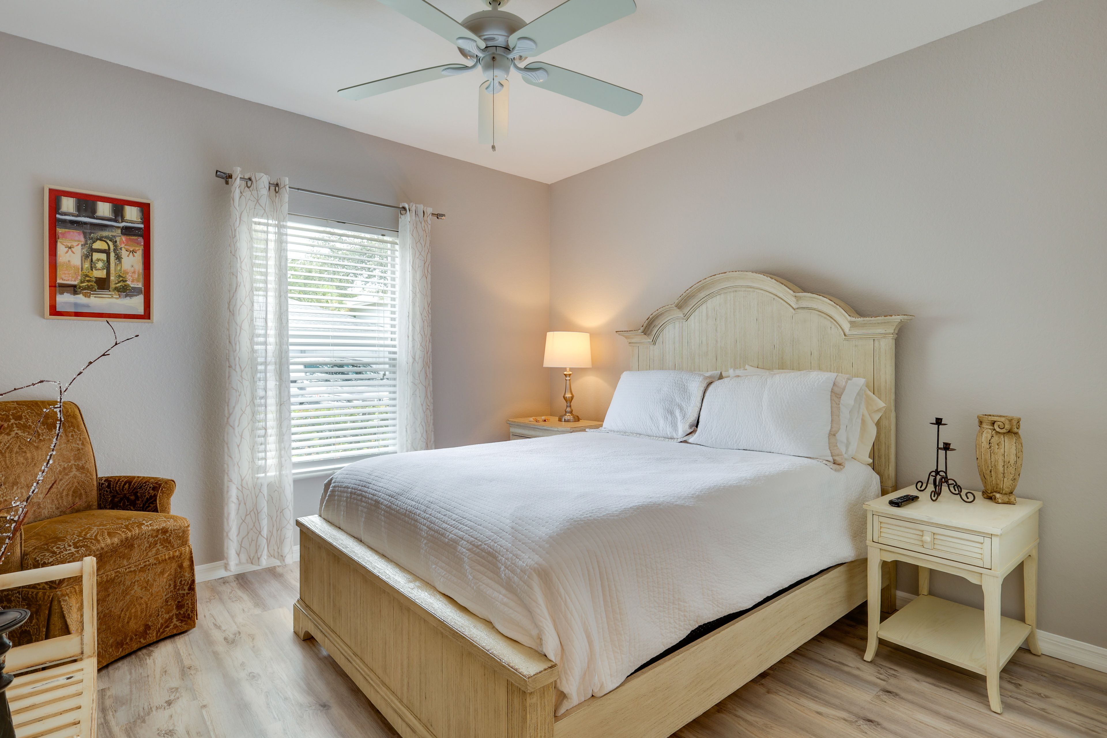 Bedroom 3 | Queen Bed