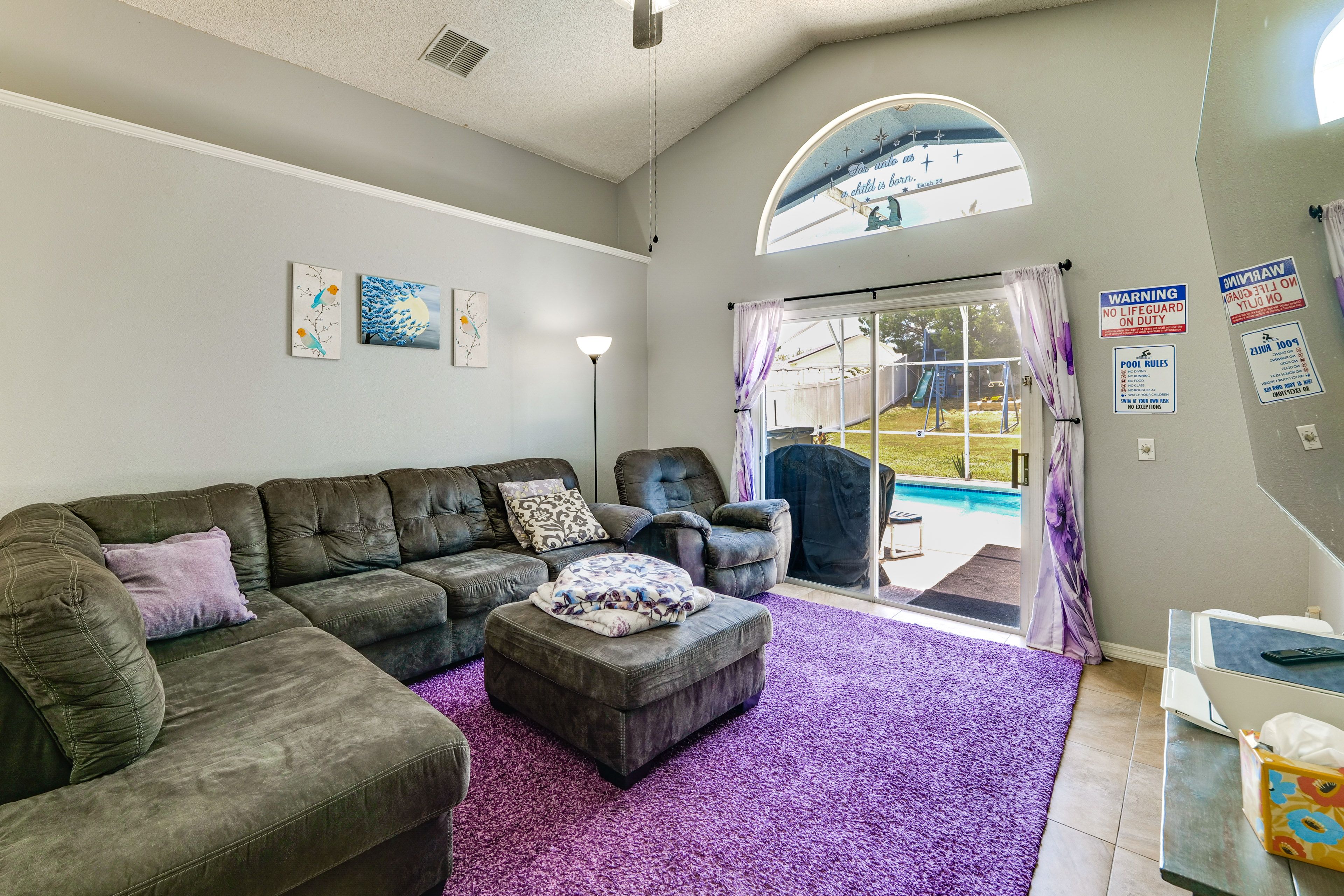 Living Room | Queen Sleeper Sofa