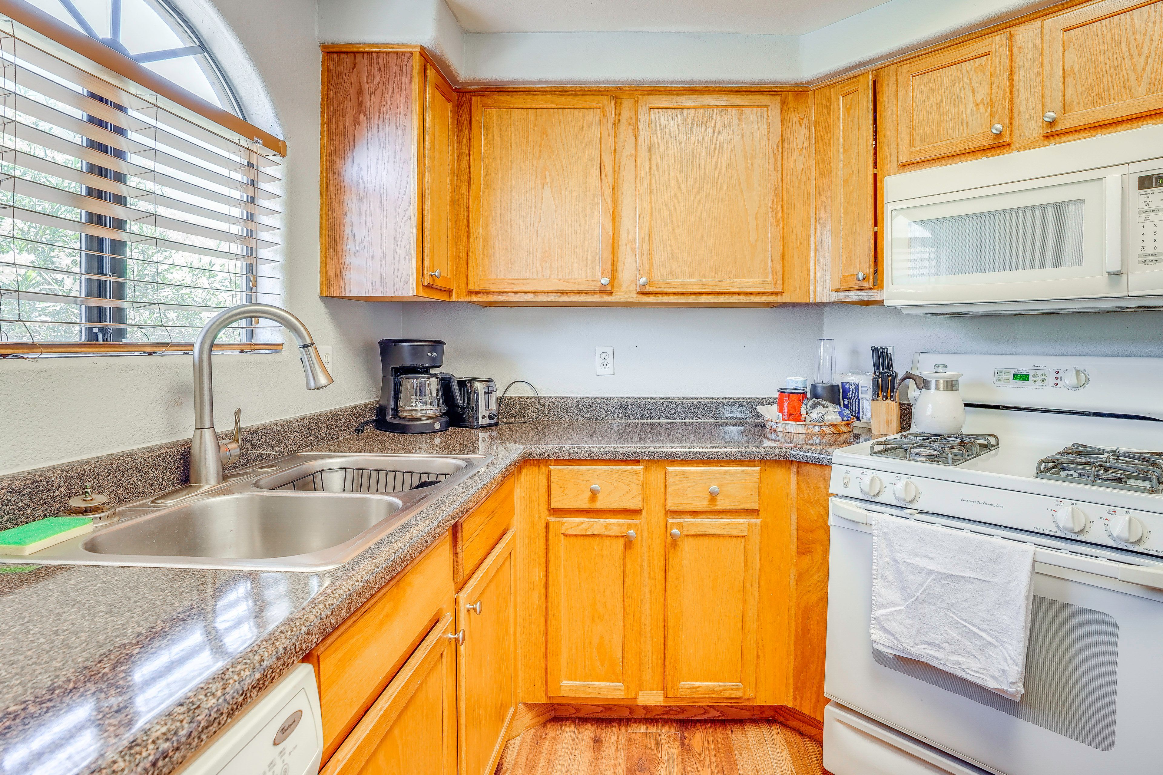Kitchen | Dishwasher | Refrigerator