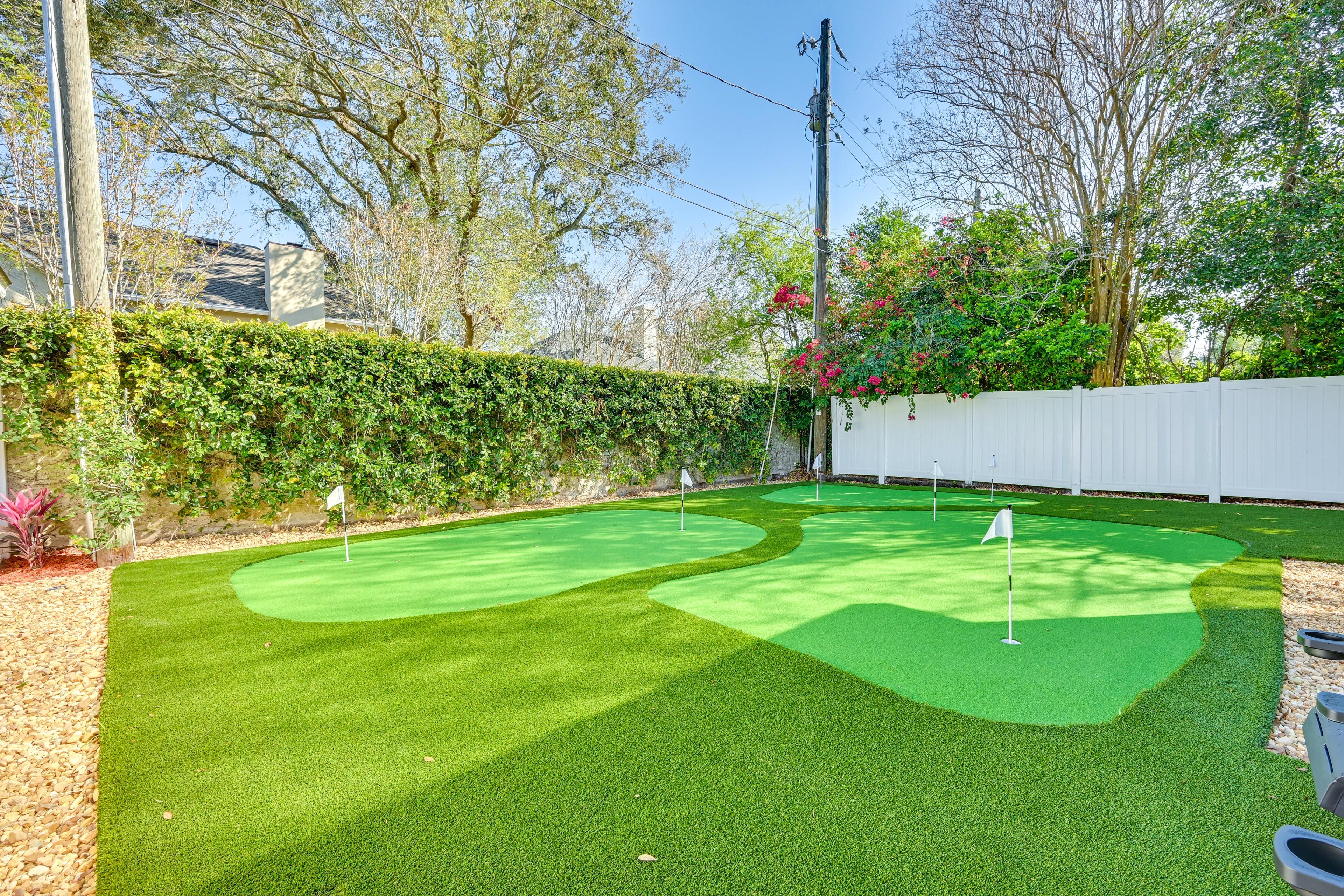 Private Yard | 3-Hole Putting Green