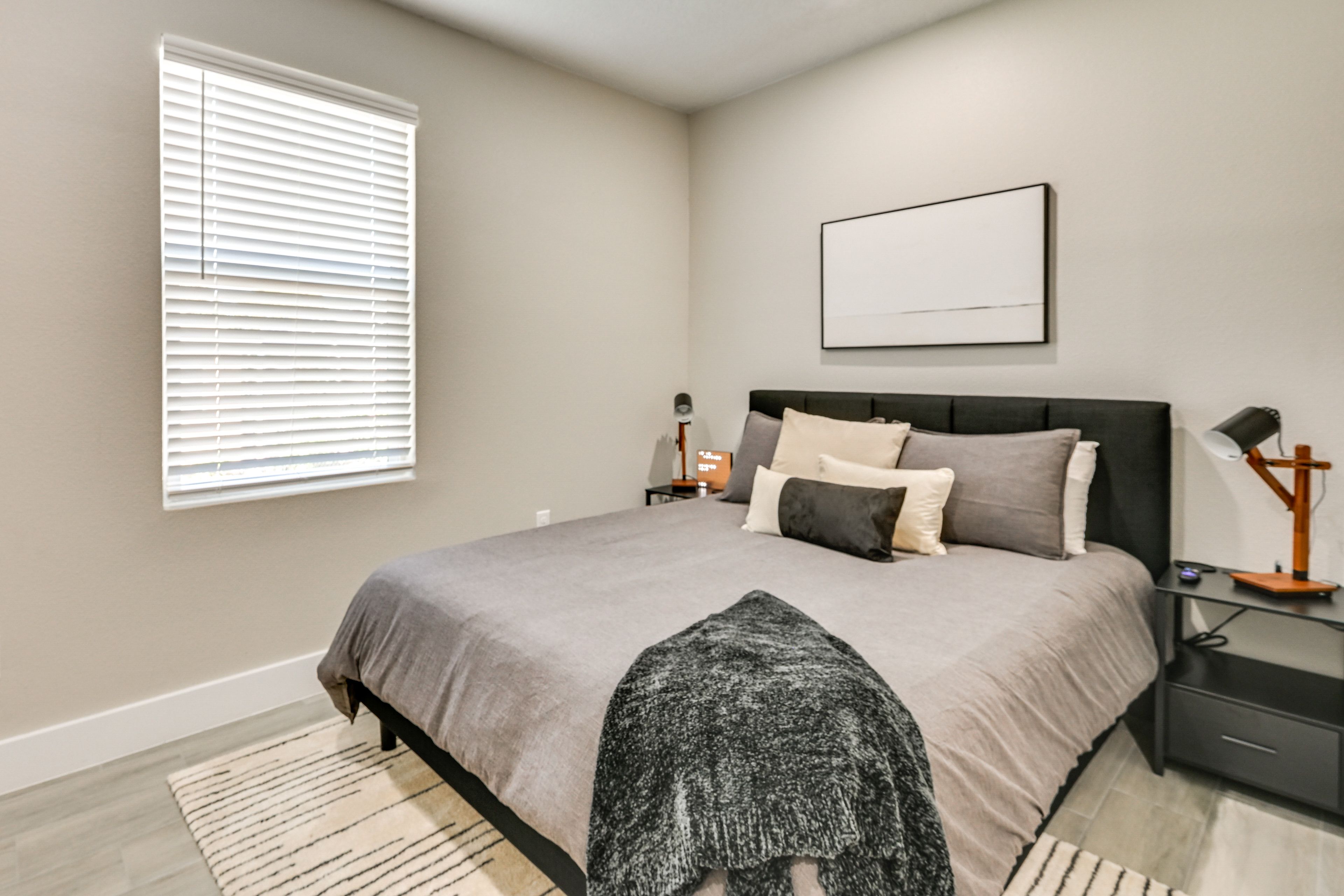 Bedroom 2 (Main Home) | Queen Bed