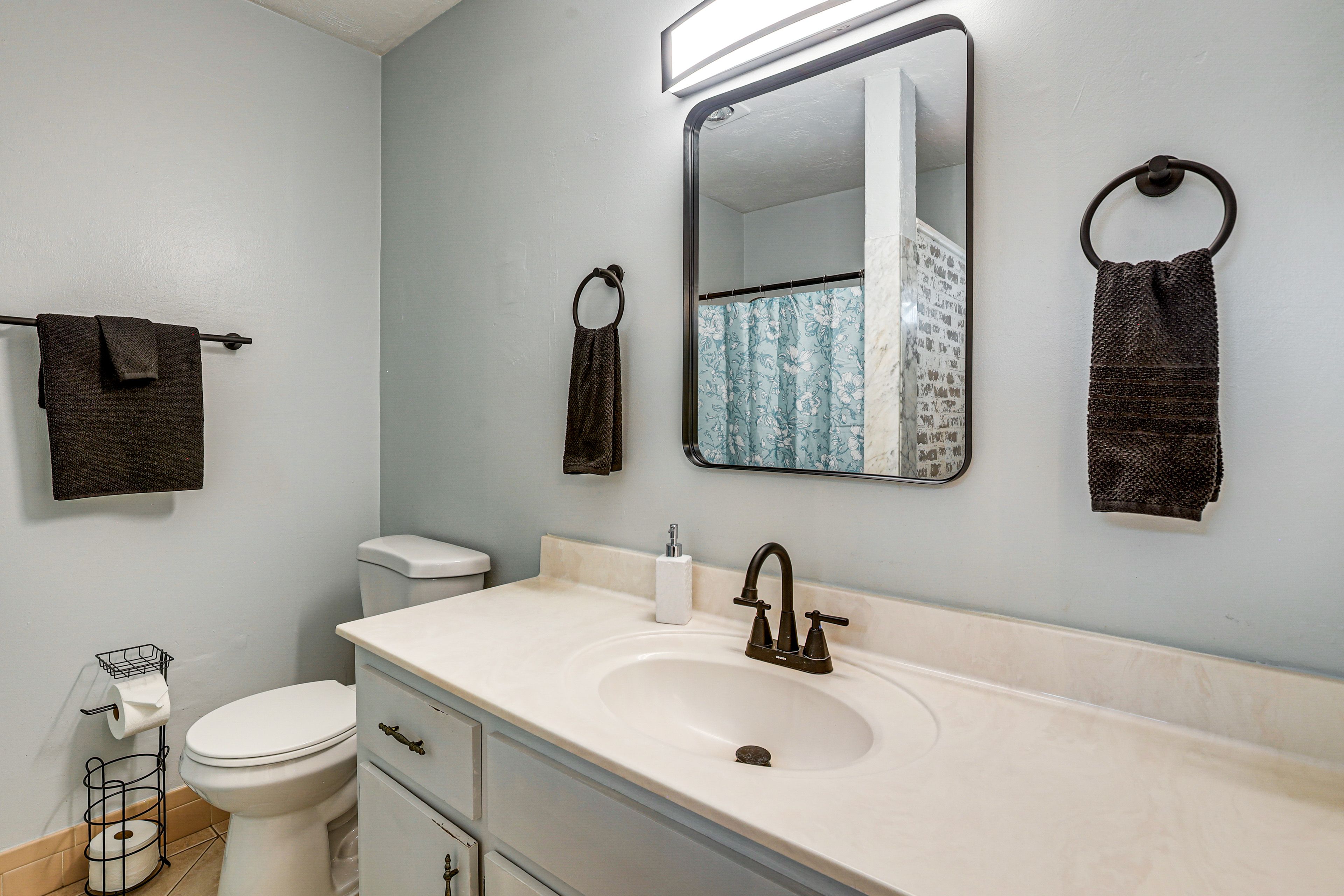 Full Bathroom