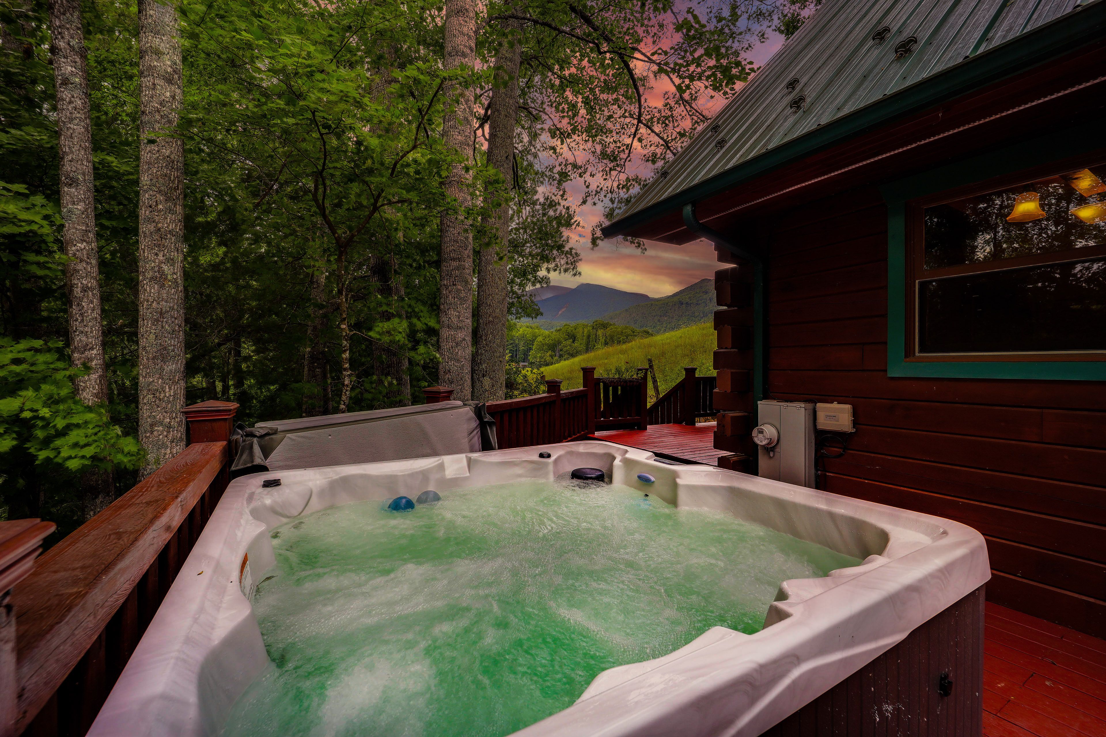 Burnsville Vacation Rental | 2BR | 2BA | 1,040 Sq Ft