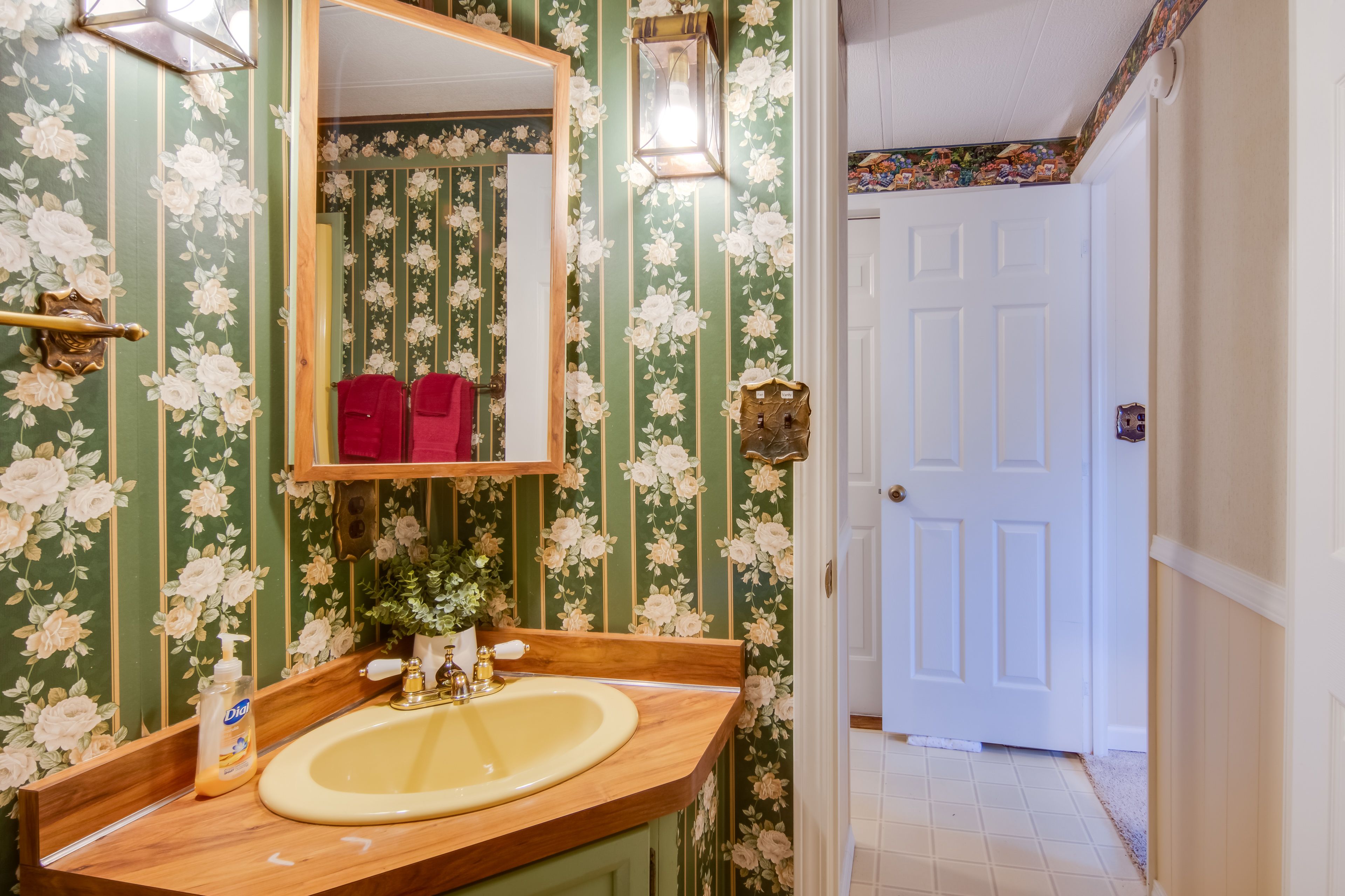 Cottage A | Full Bathroom