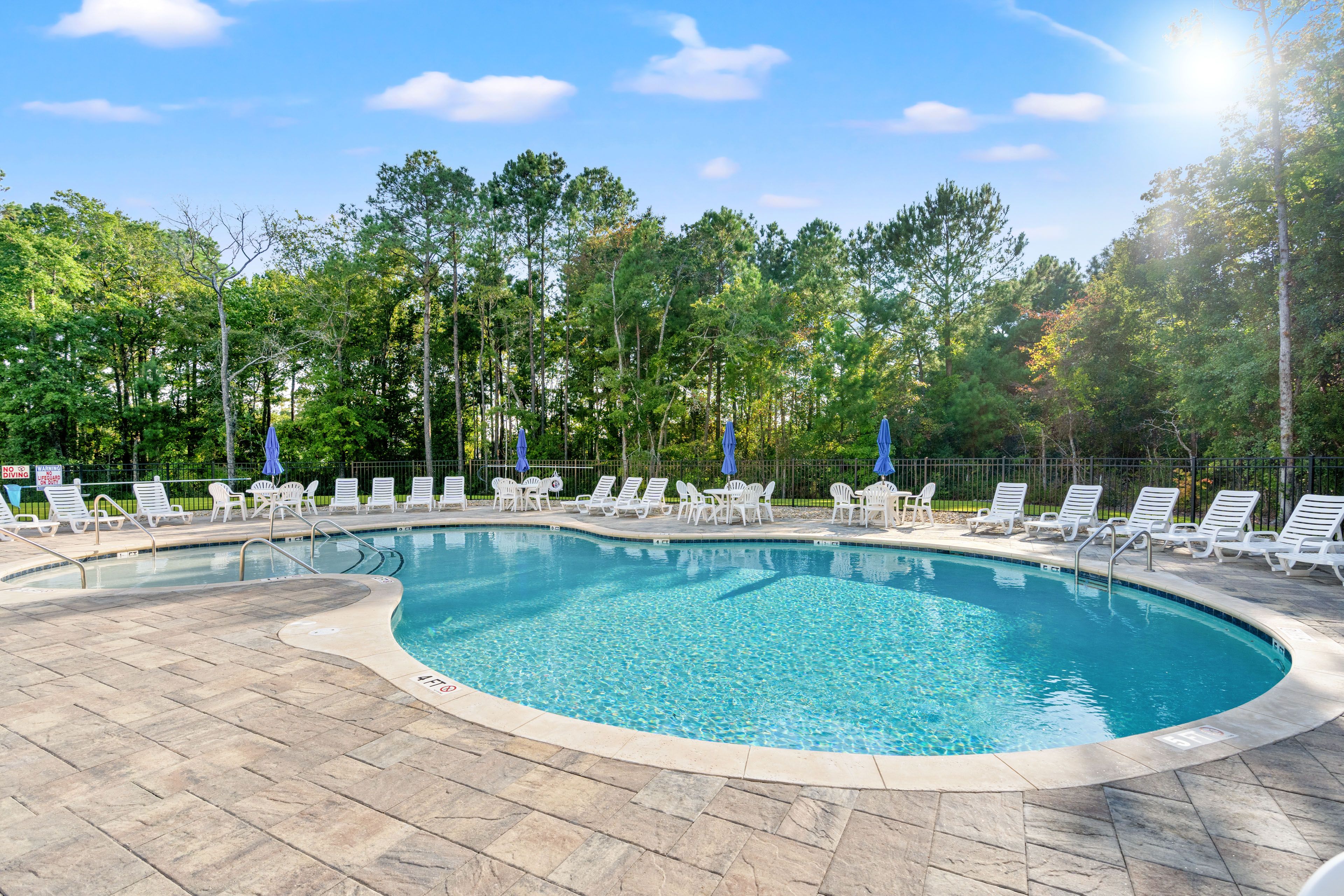 Cameron Woods | Community Amenities