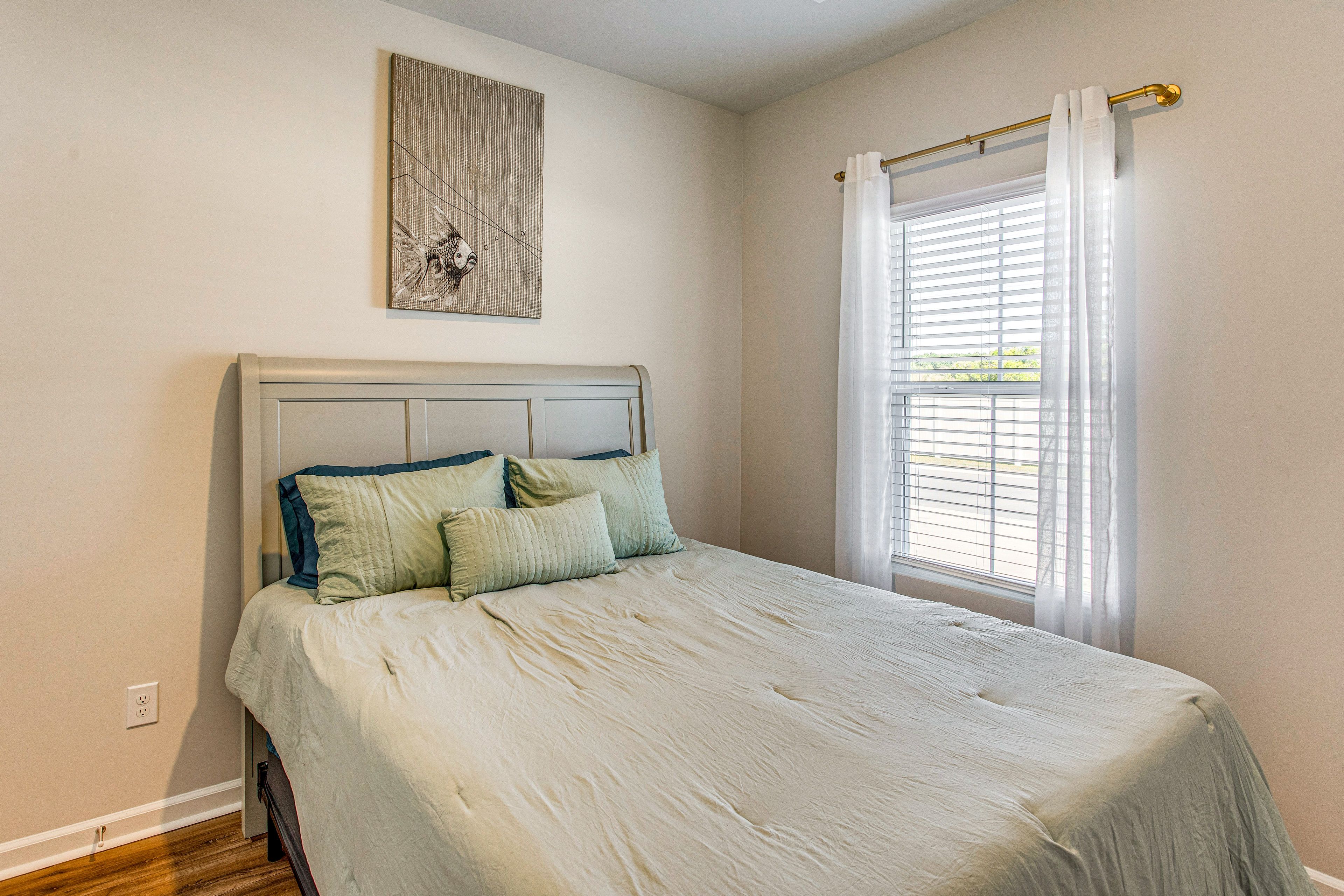 Bedroom 4 | Queen Bed