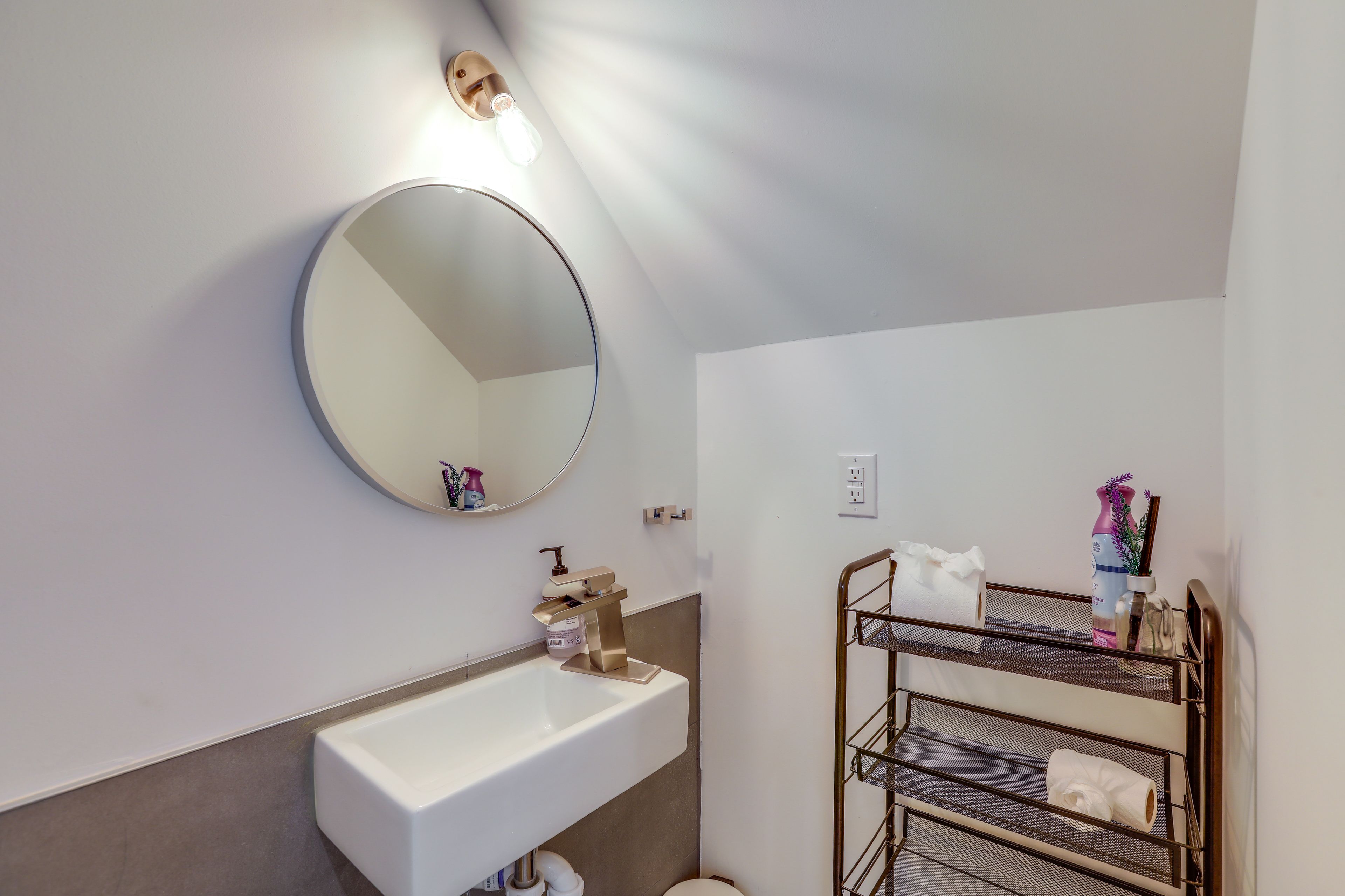 Half Bath | 1st Level