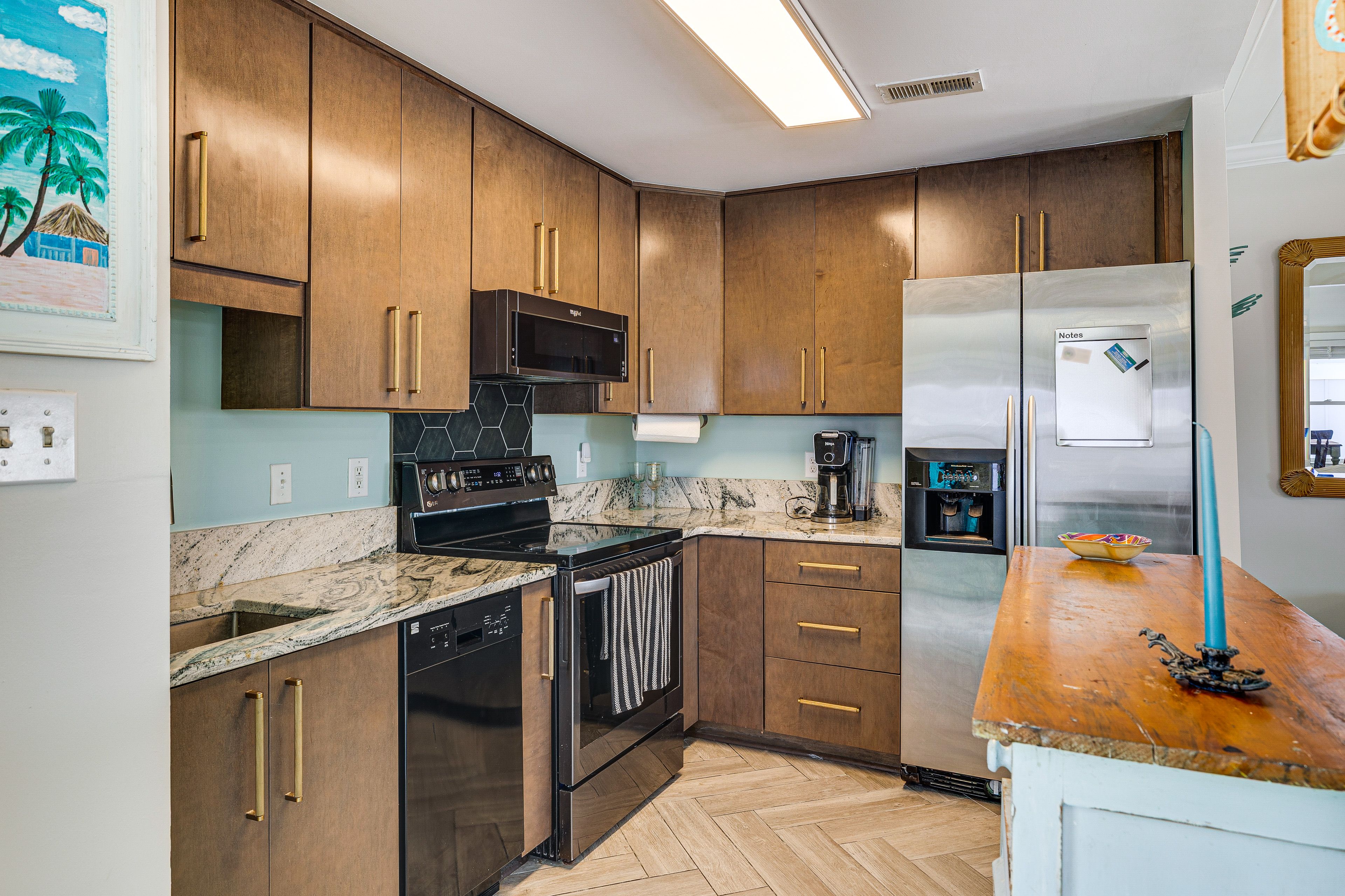 Kitchen | Main Level
