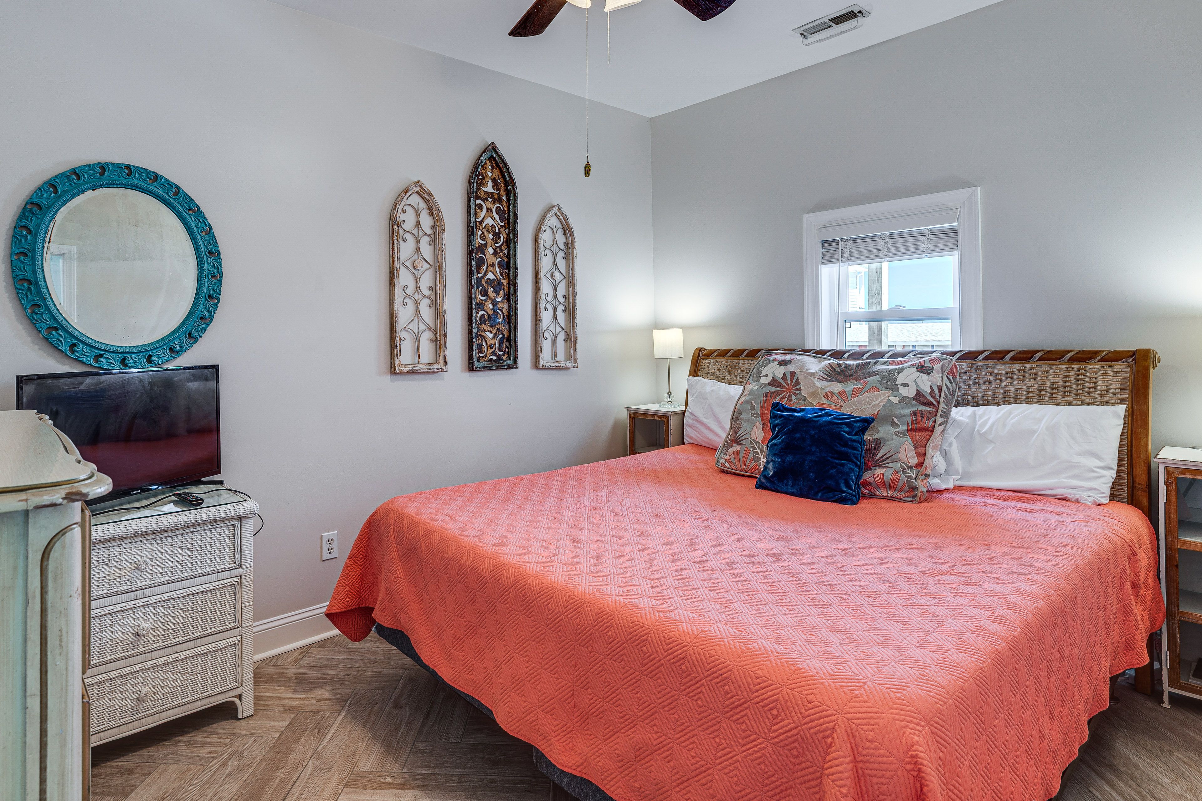 Bedroom 2 | King Bed | Main Level