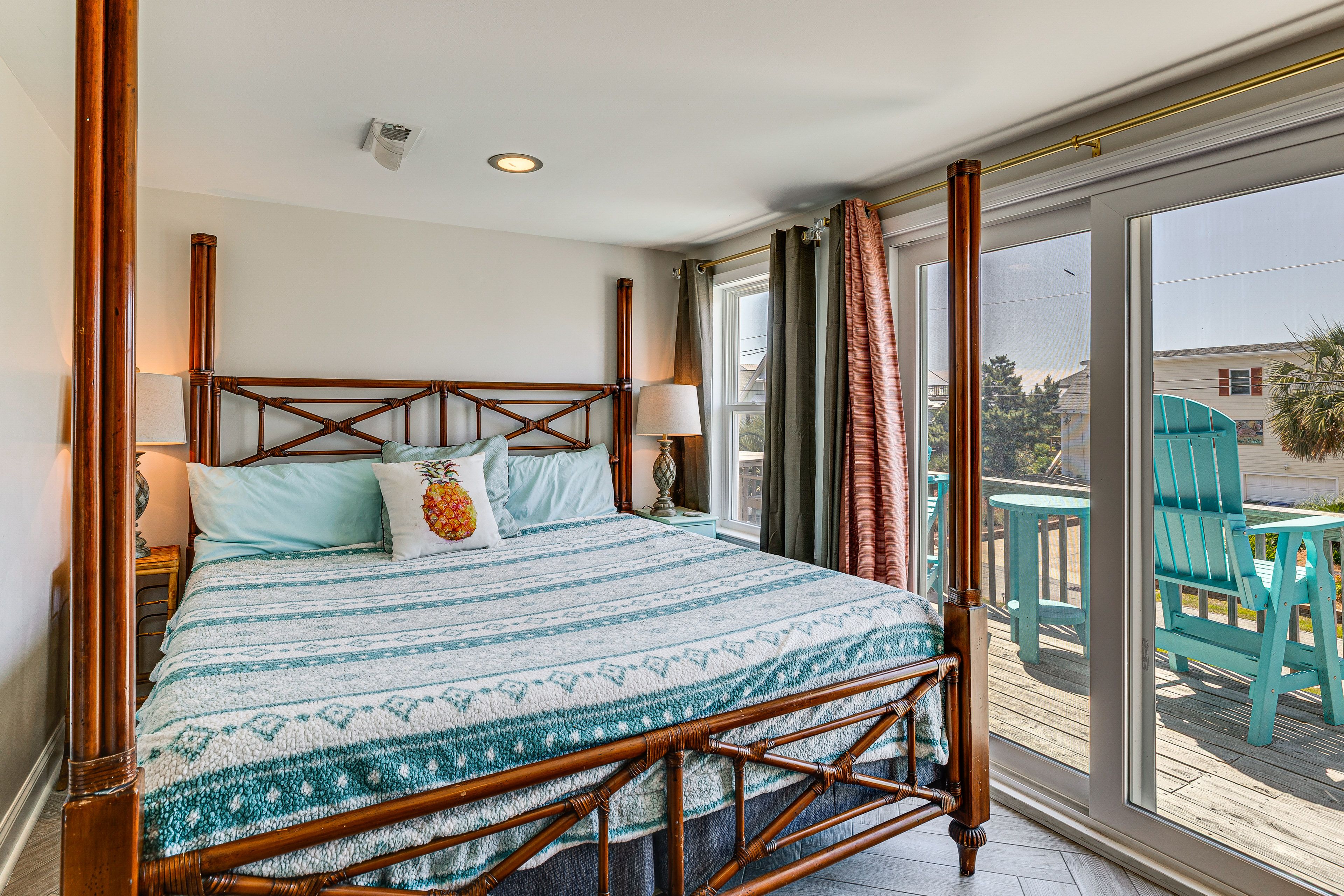 Bedroom 1 | King Bed | Main Level