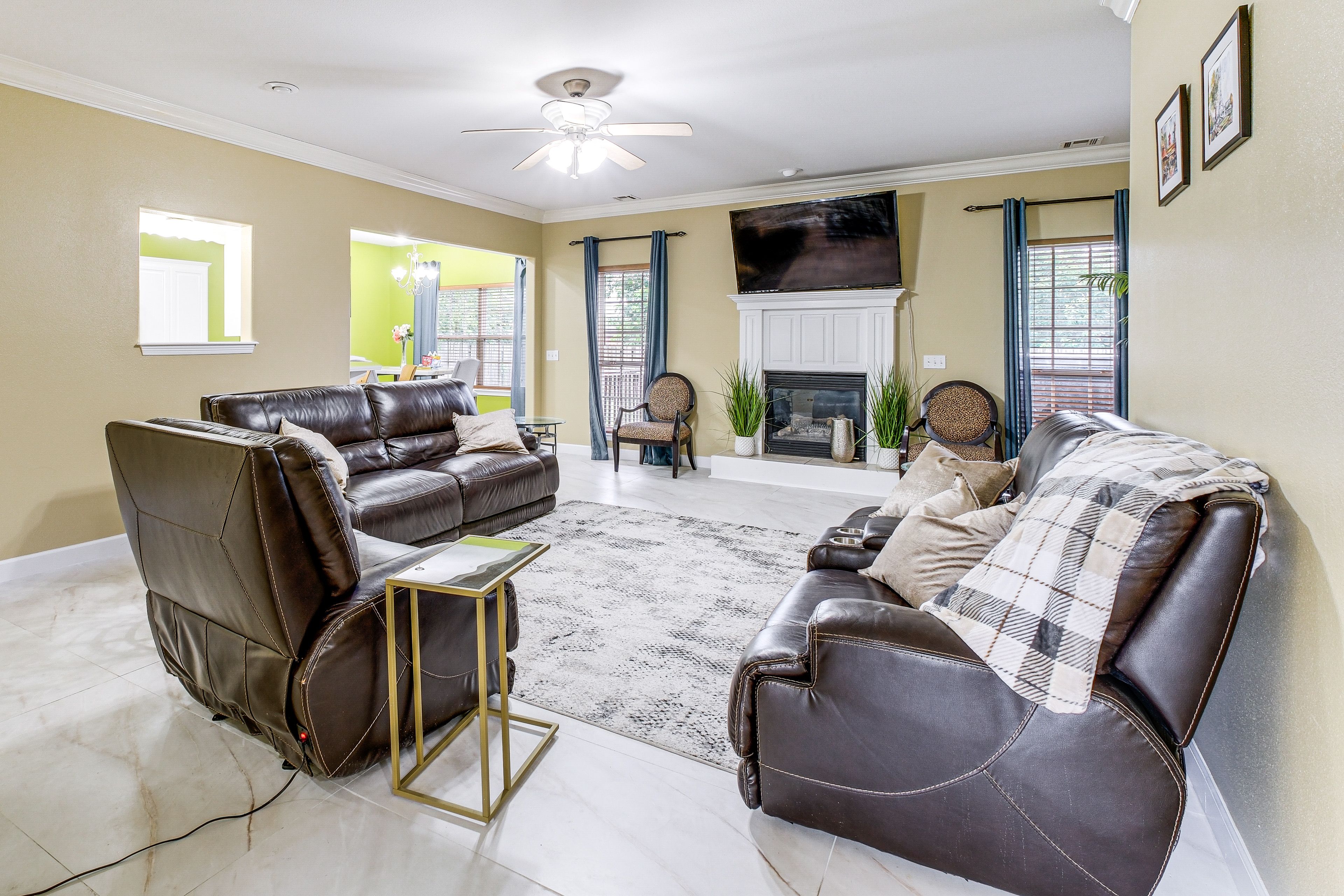 Bentonville Vacation Rental | 4BR | 2BA | 2,300 Sq Ft