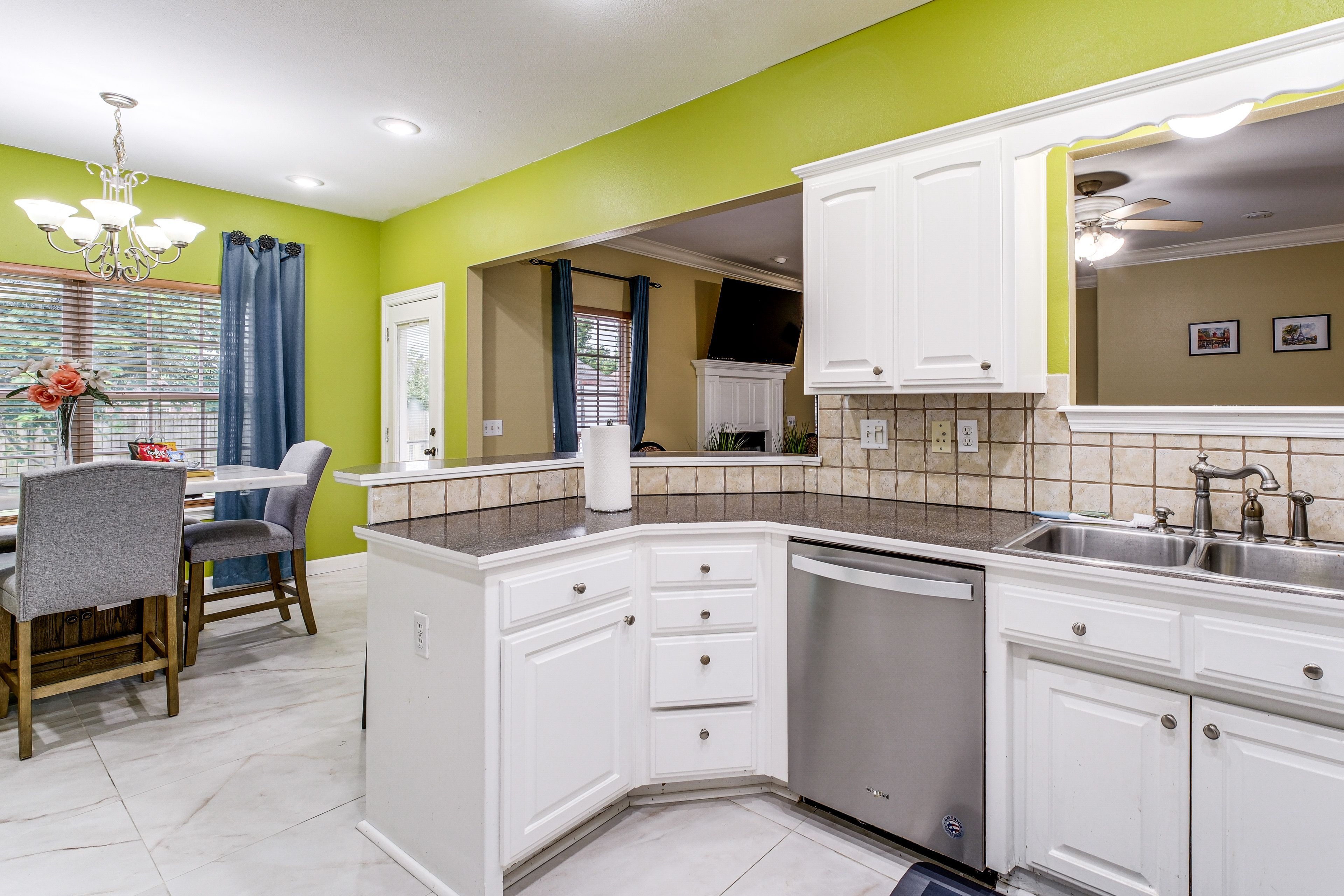 Kitchen | 1st Floor