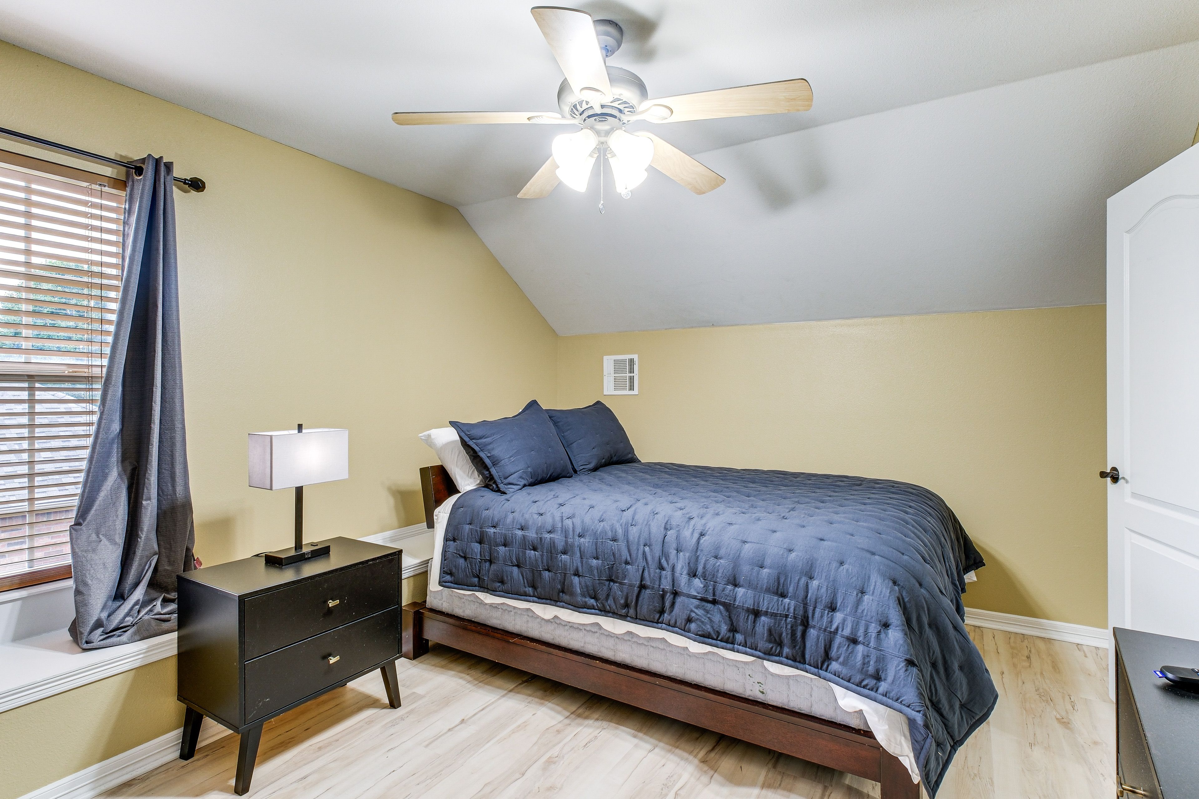 Bedroom 4 | 2nd Floor | Queen Bed