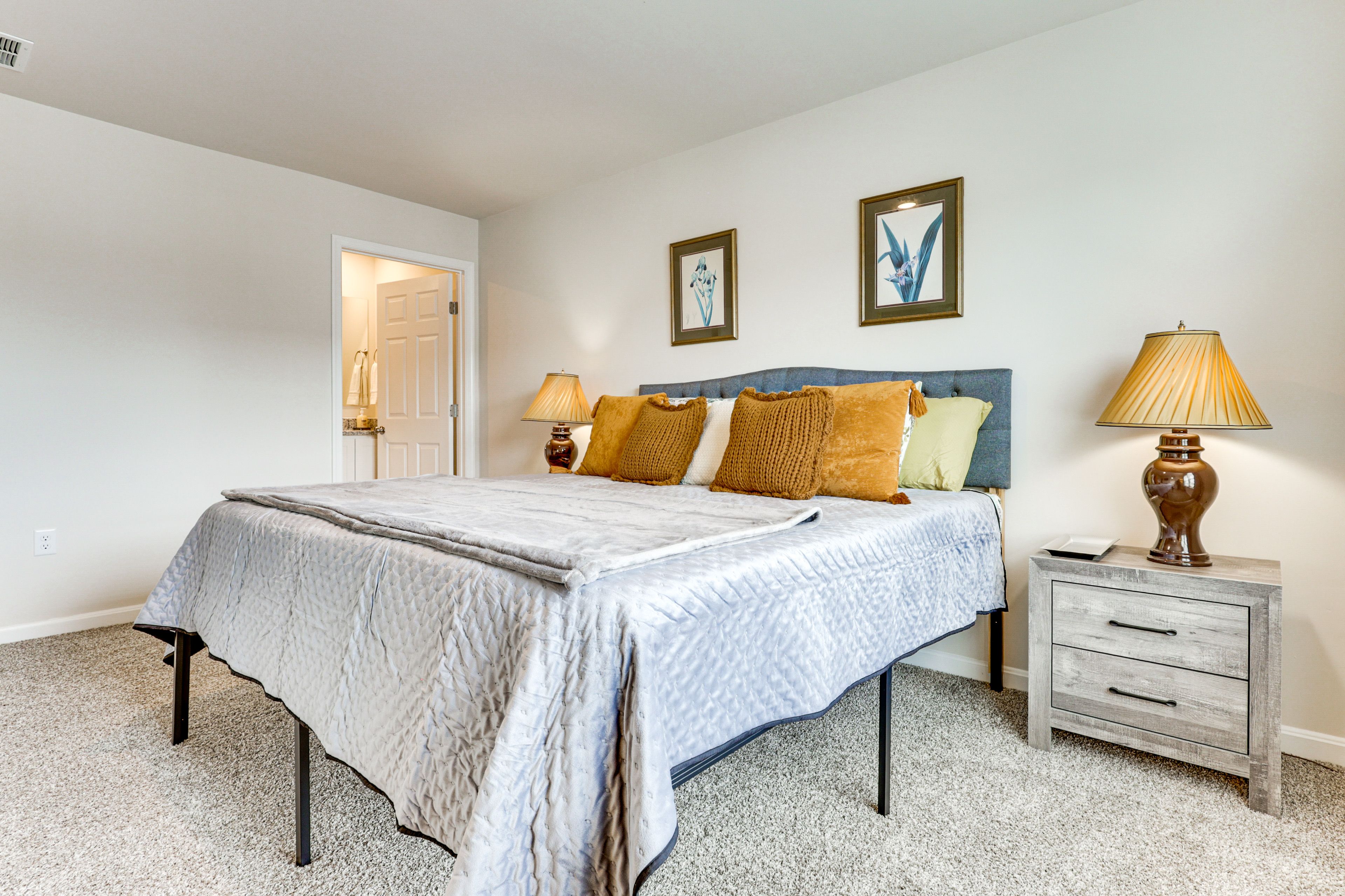 Bedroom 1 | King Bed | 2nd Floor