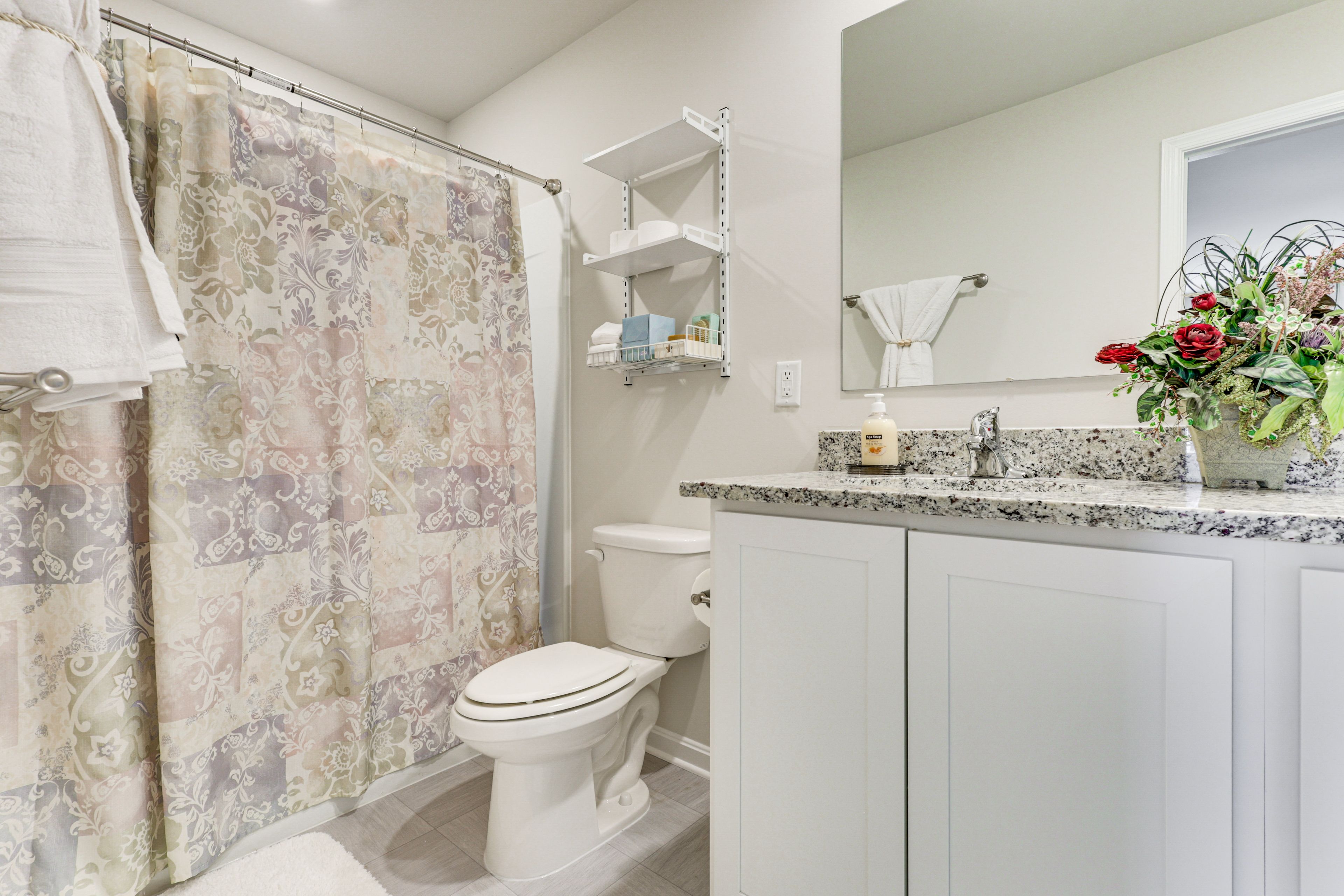 En-Suite Bathroom | 2nd Floor
