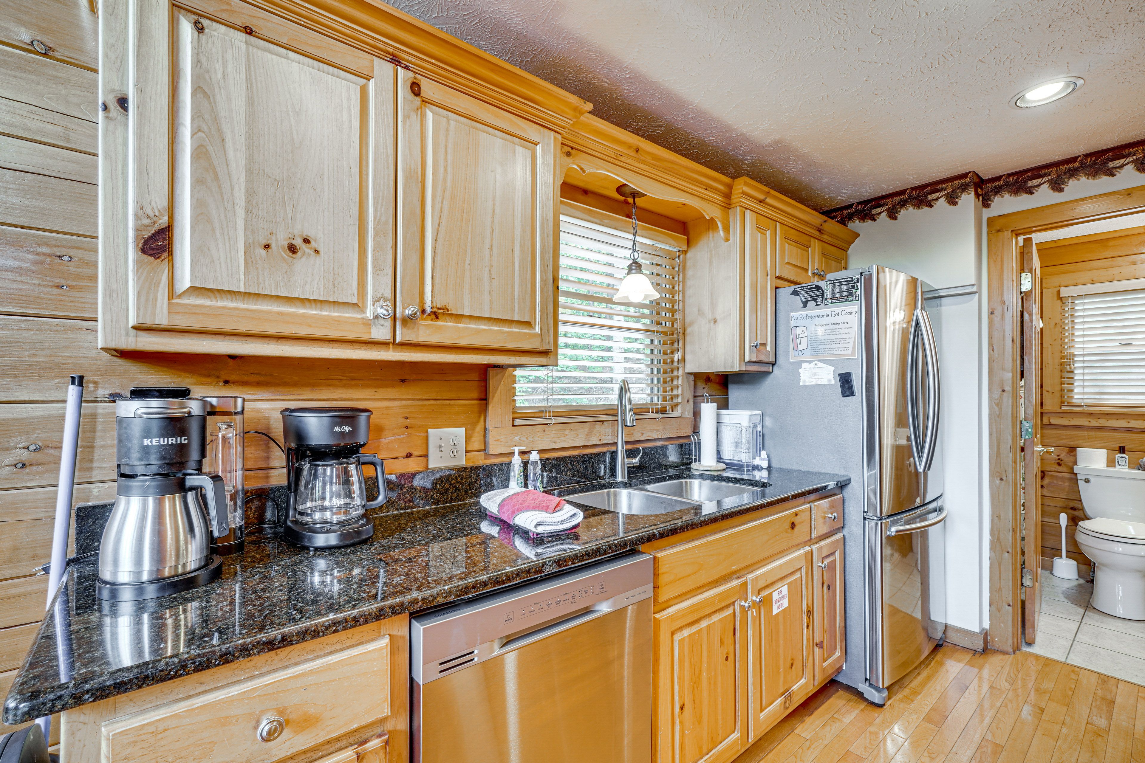 Kitchen | Main Level