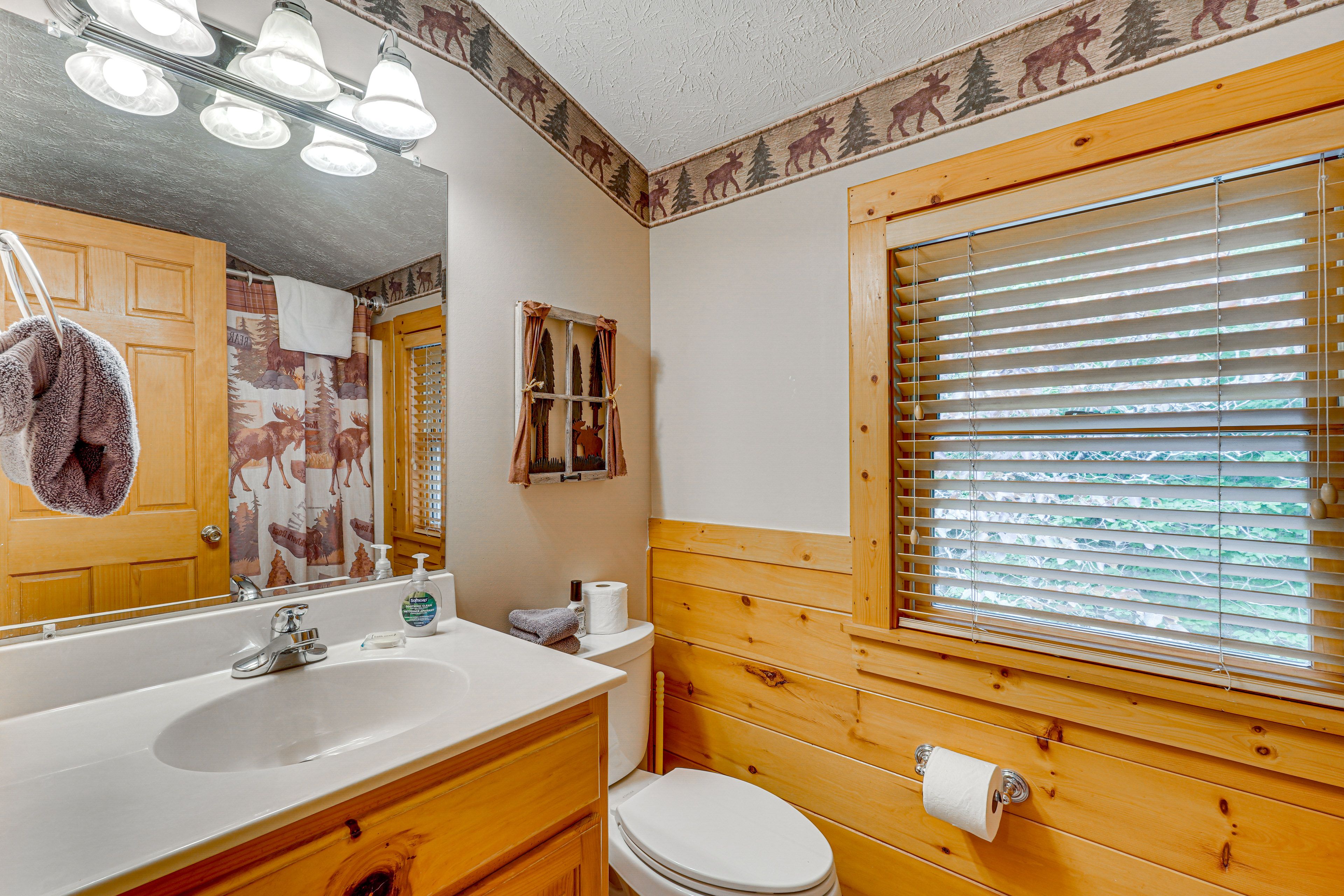 Full Bathroom | Upper Level