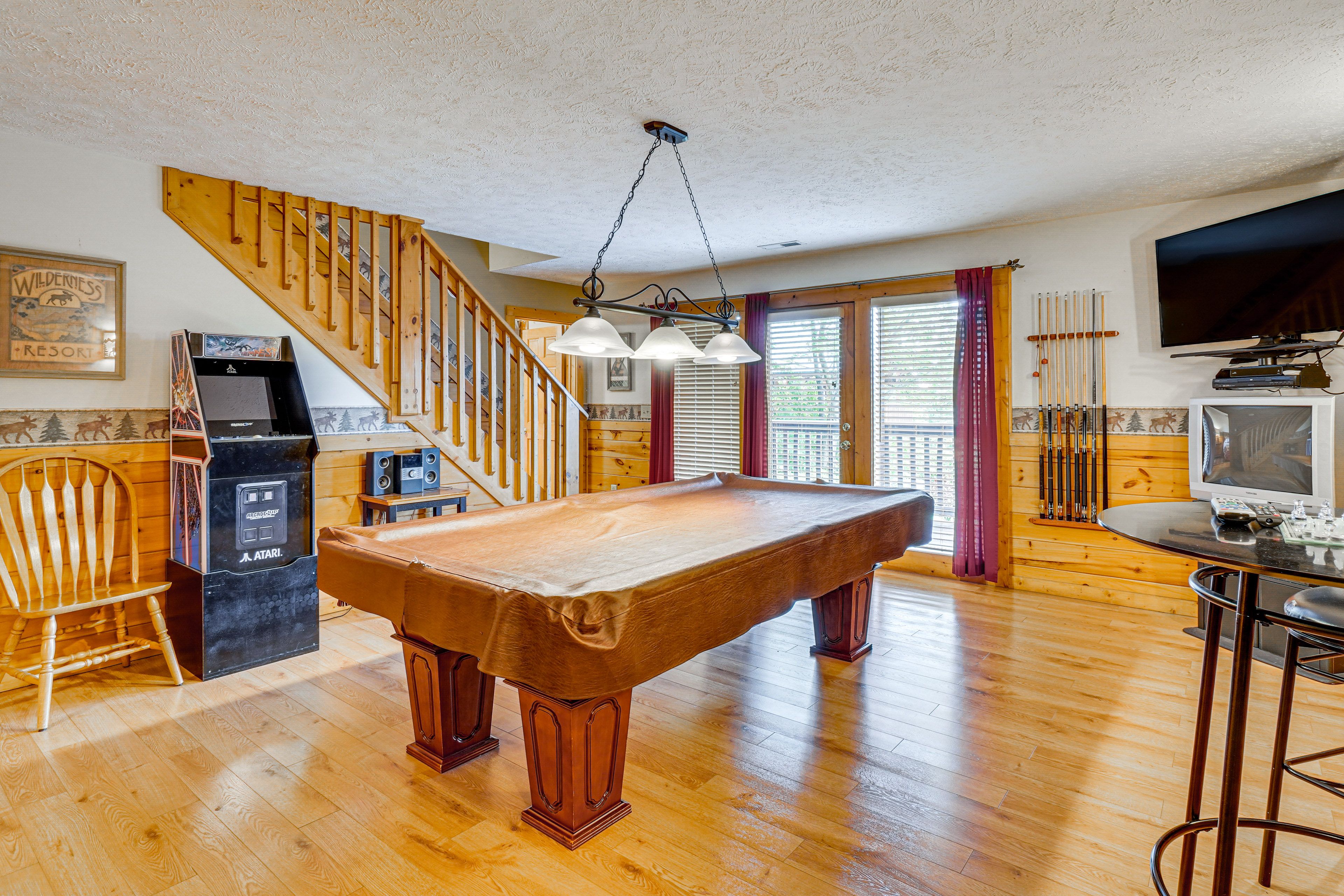 Property Interior | 3-Story Cabin