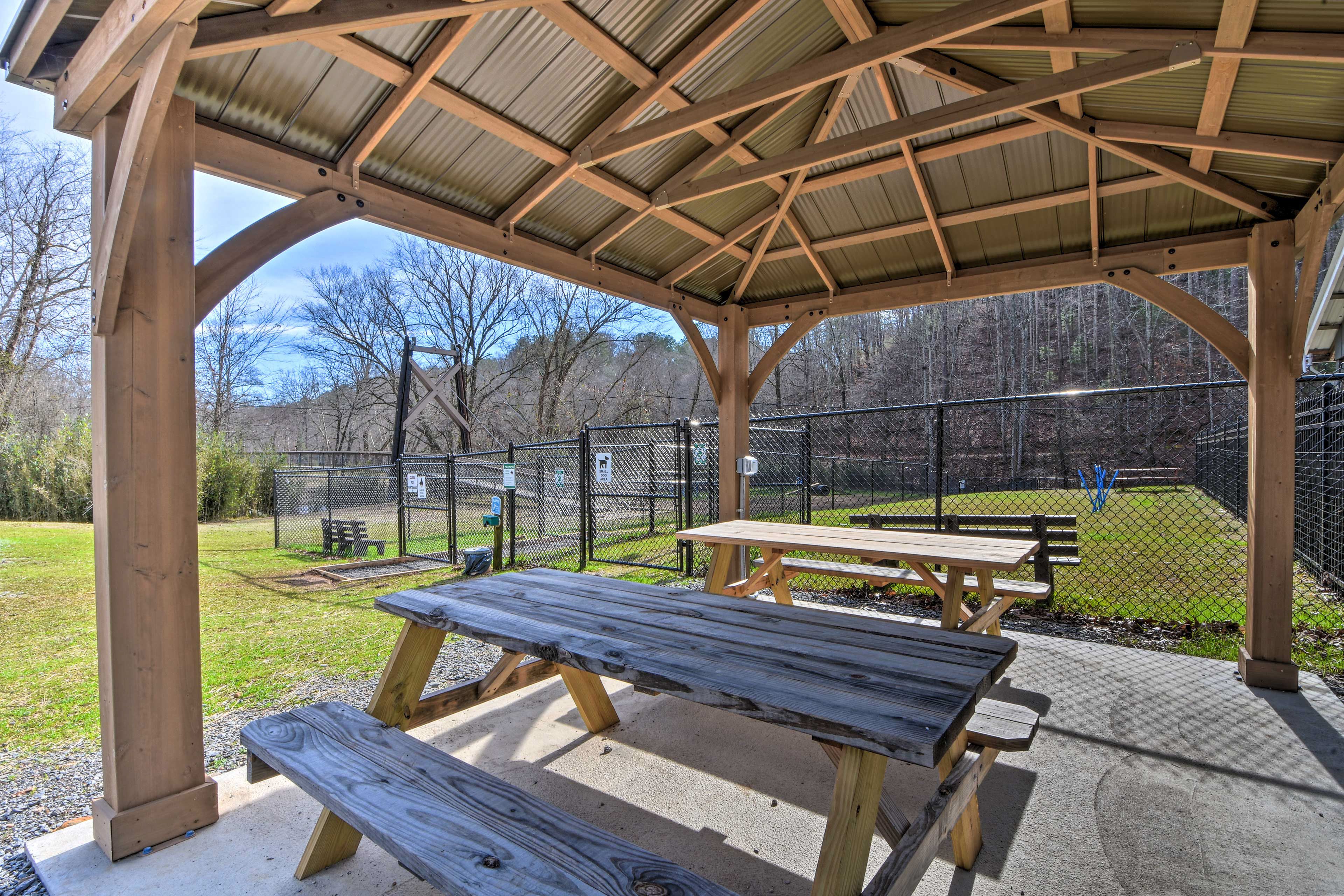 Coosawattee River Resort Amenities