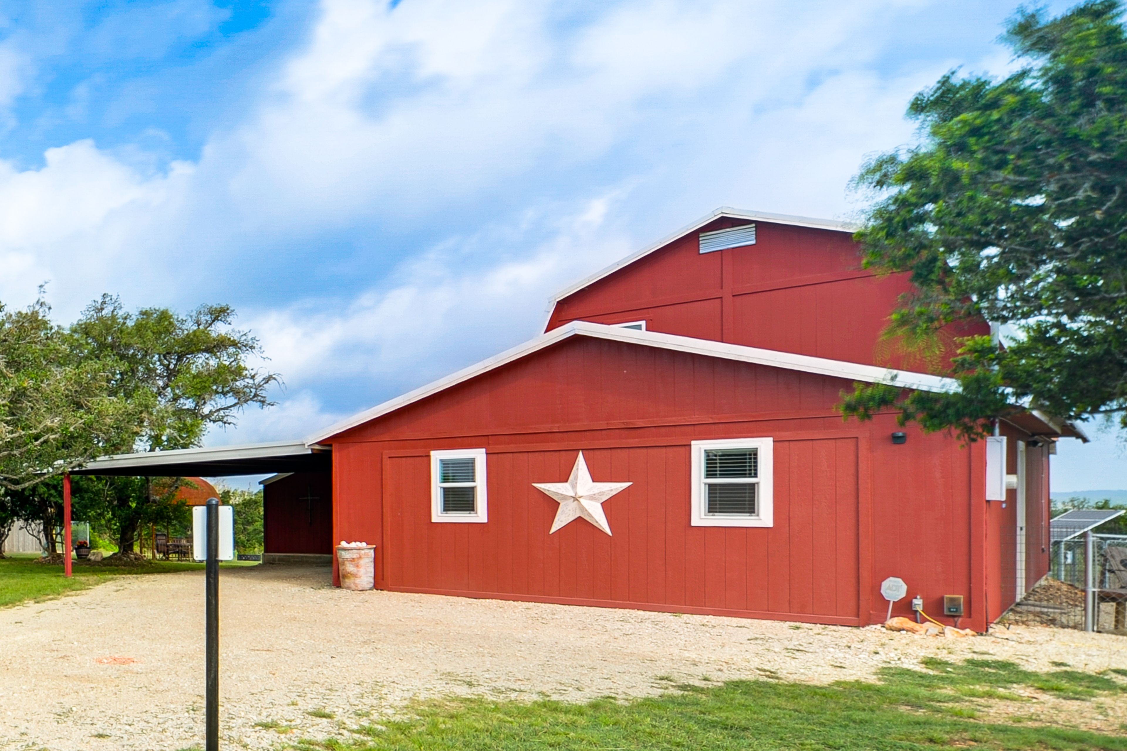 Exterior | Carport Parking (2 Vehicles)
