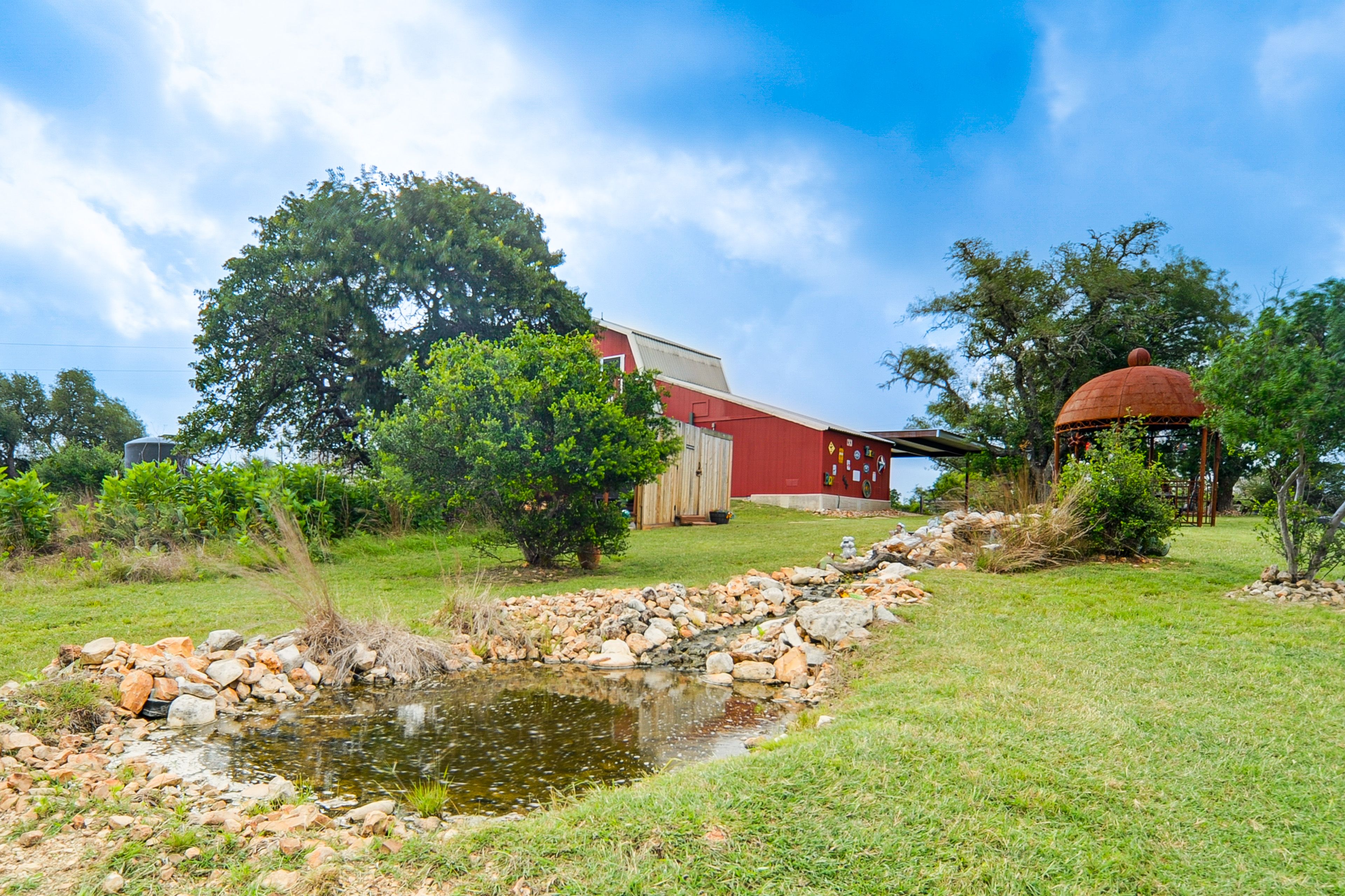 Shared Exterior Space | Pond | Hiking Trail
