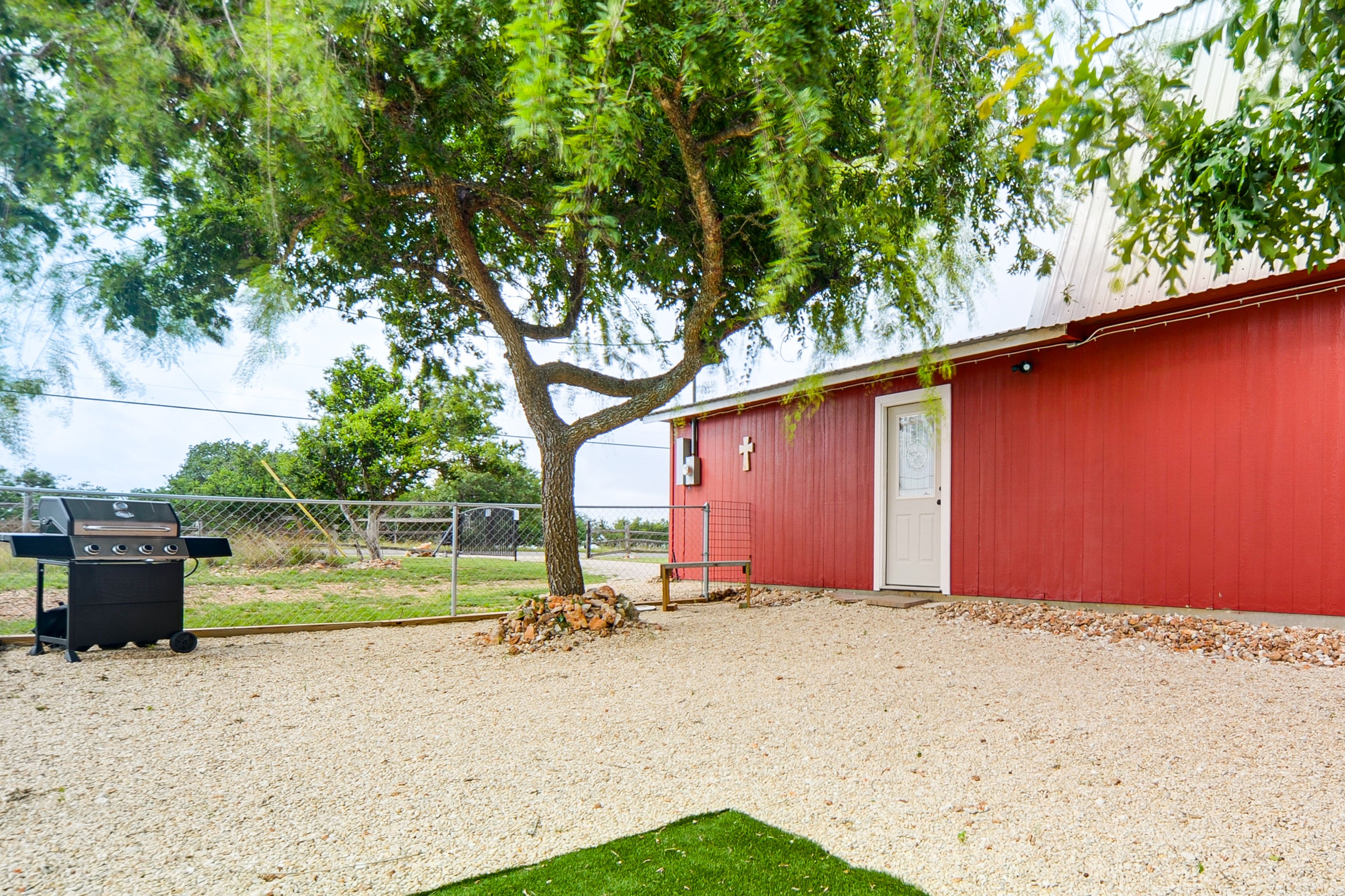 Private Yard | Gas Grill
