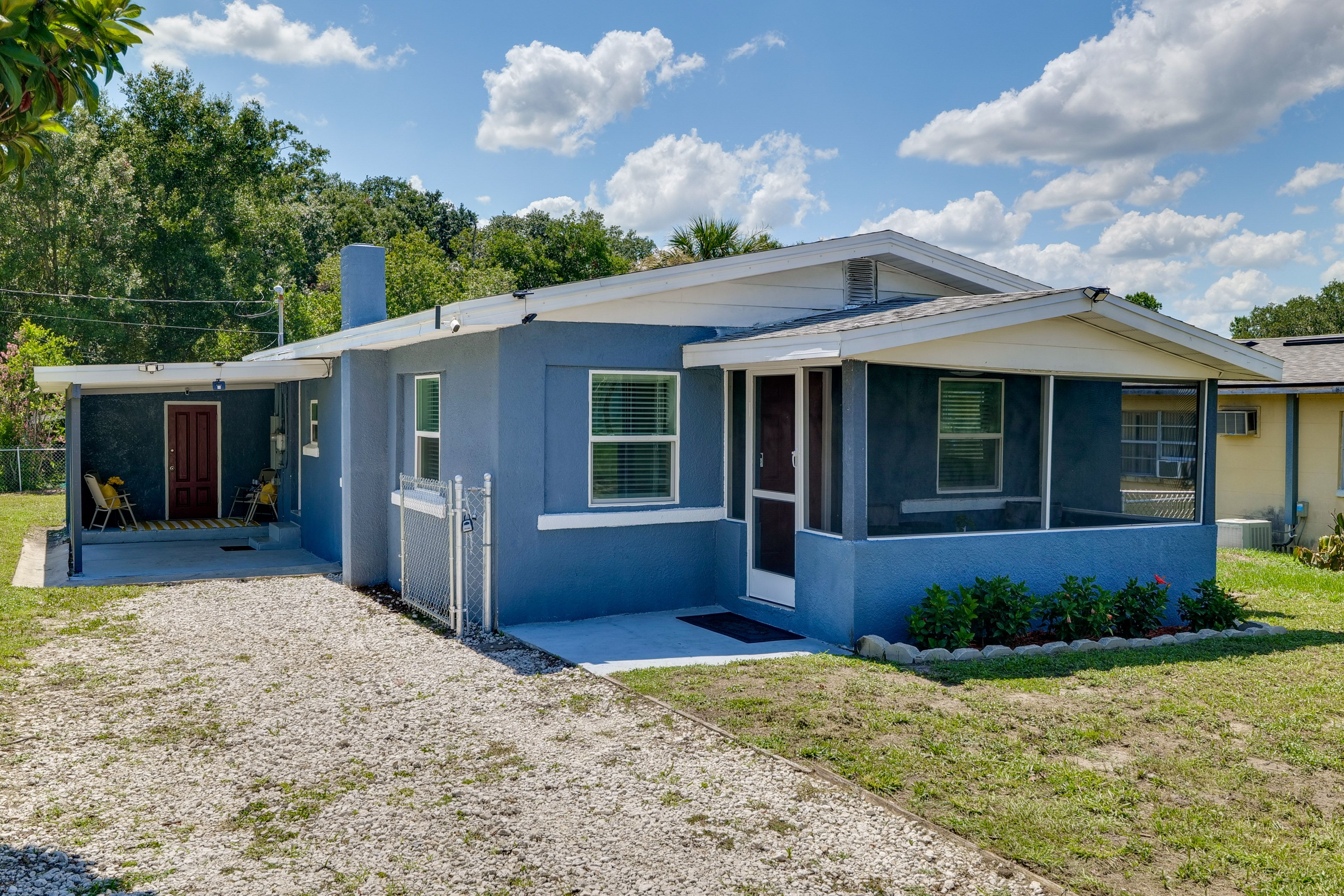 House Exterior | Driveway (2 Vehicles) | Street (2 Vehicles)