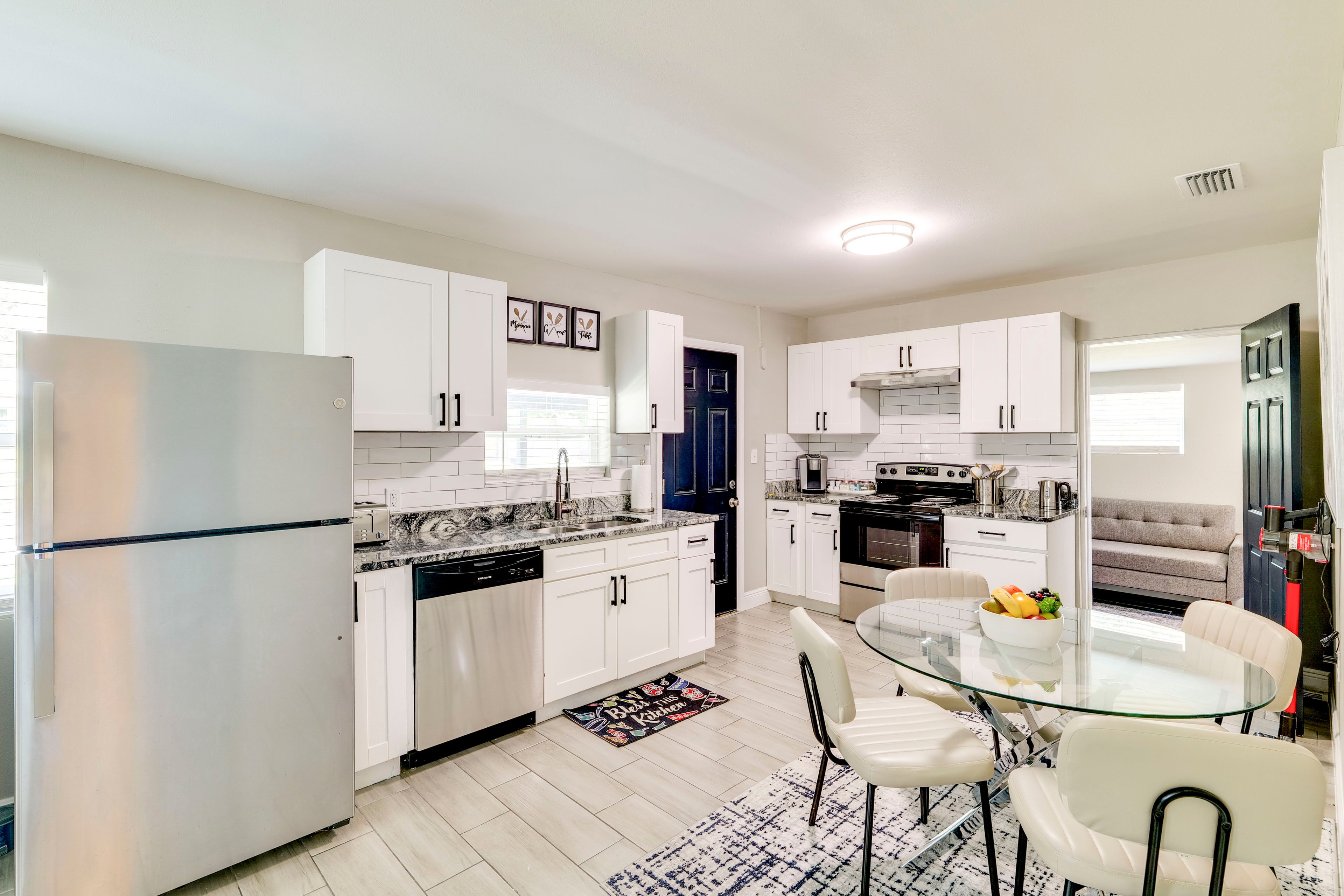 Kitchen | Dining Area
