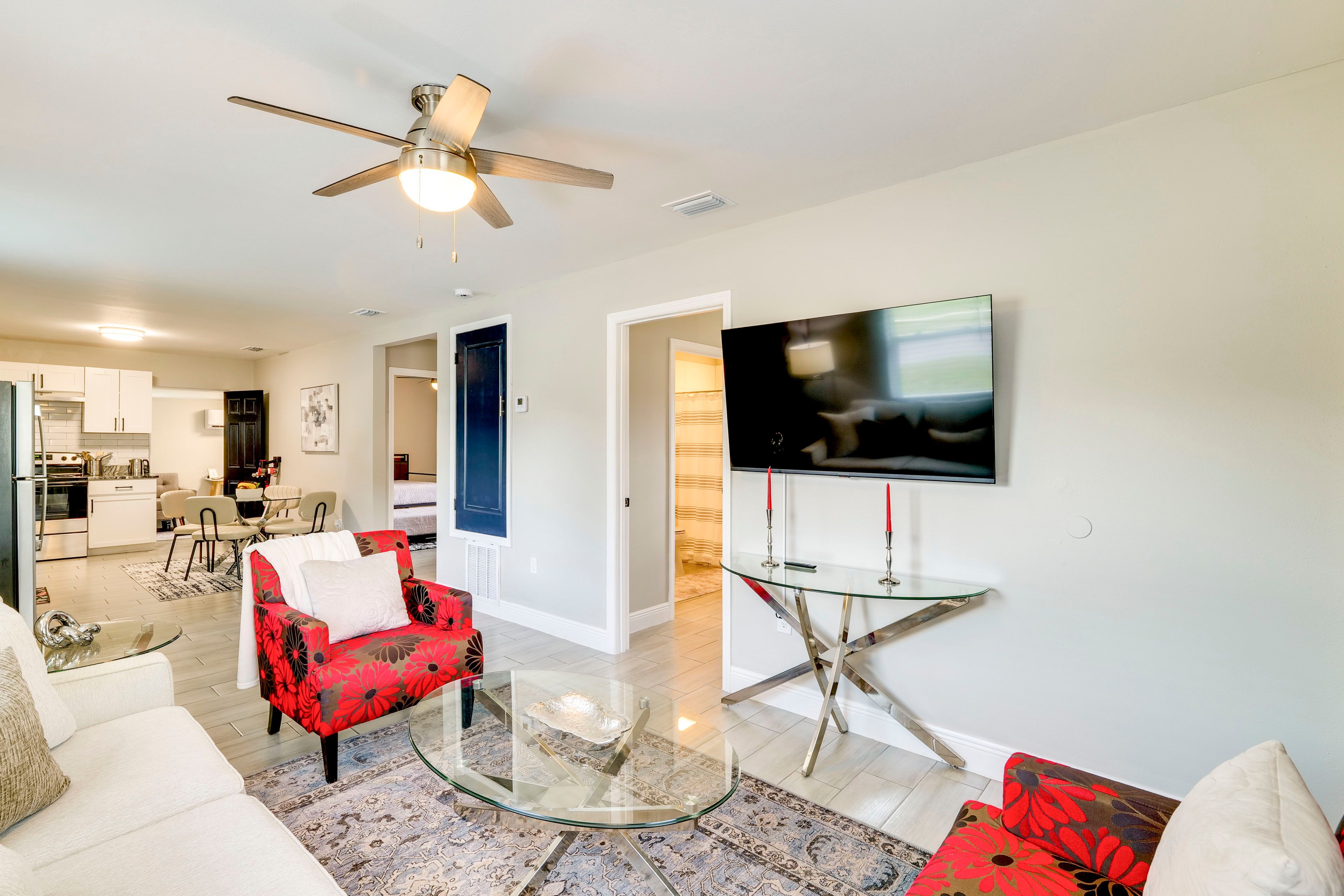 Living Room | Smart TV