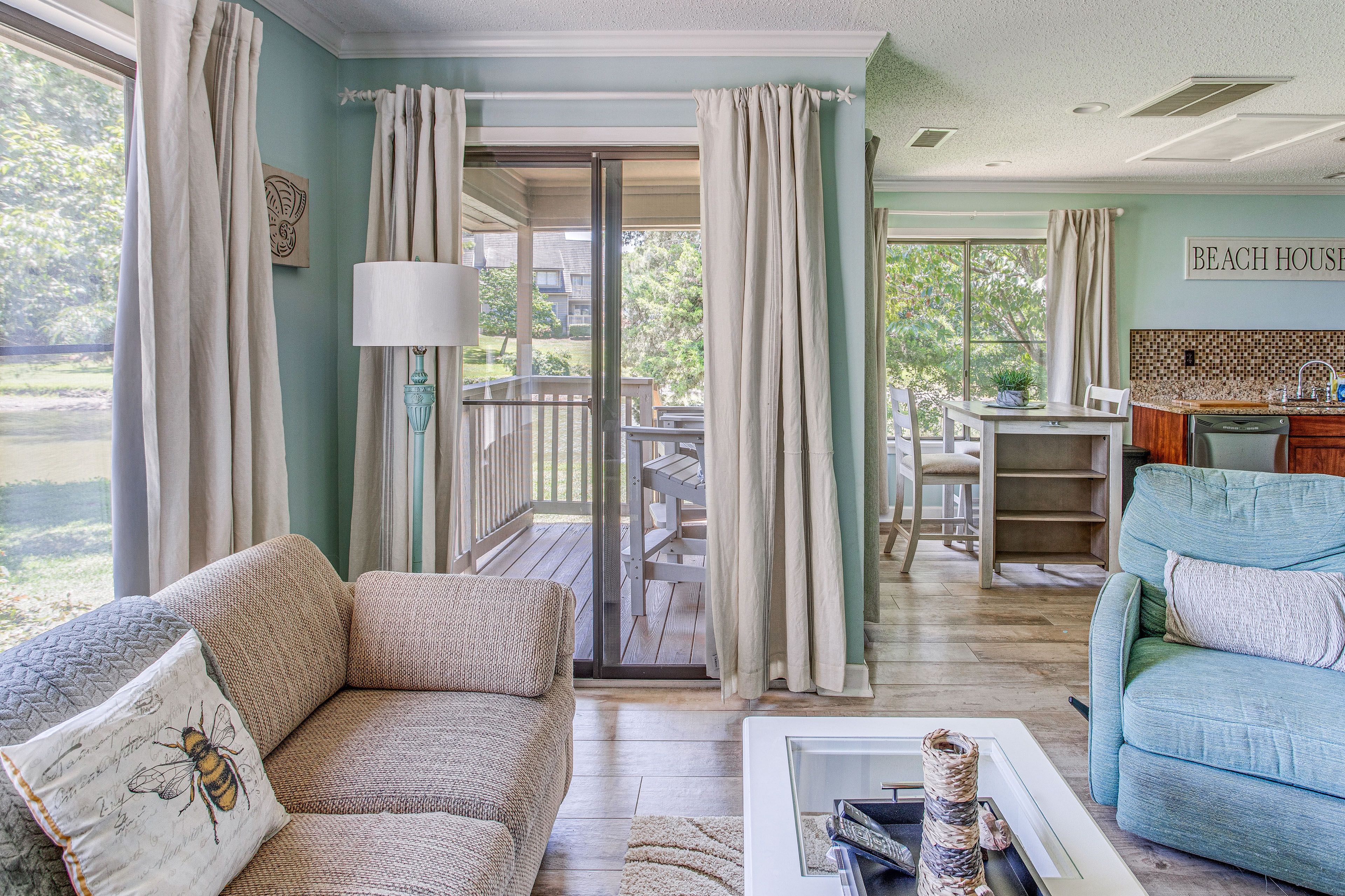 Living Room | Queen Sleeper Sofa