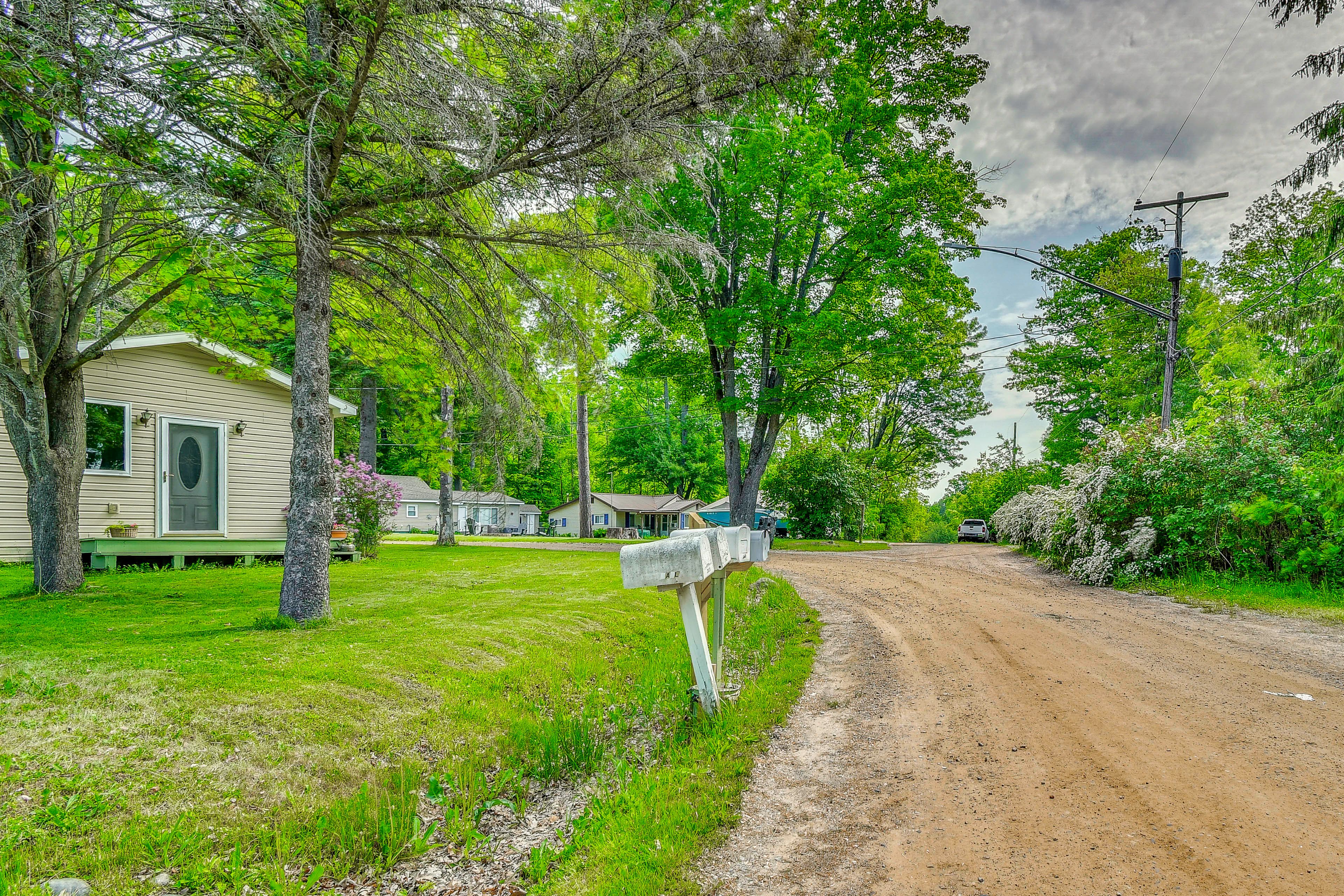 Driveway Parking | 2-3 Vehicles