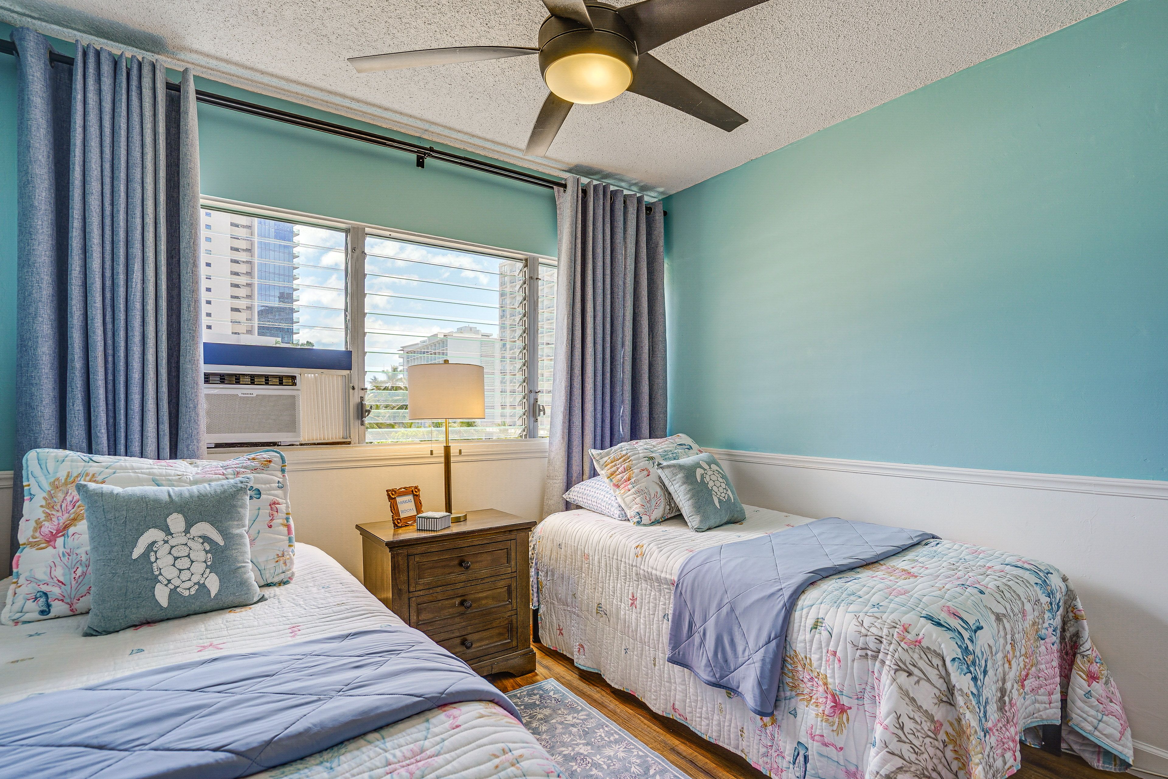 Bedroom 2 | 2 Twin Beds