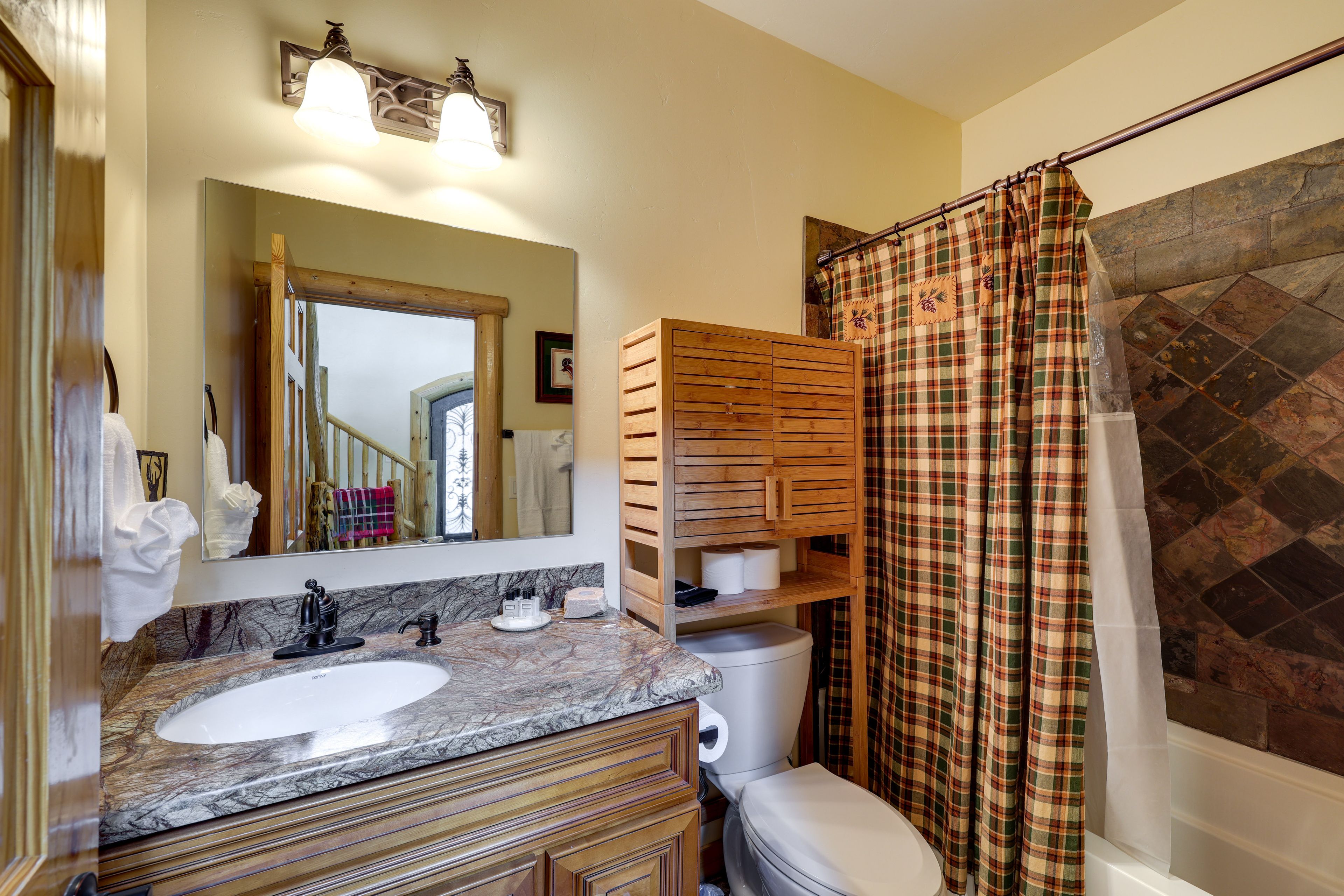 Bathroom | Lower Floor
