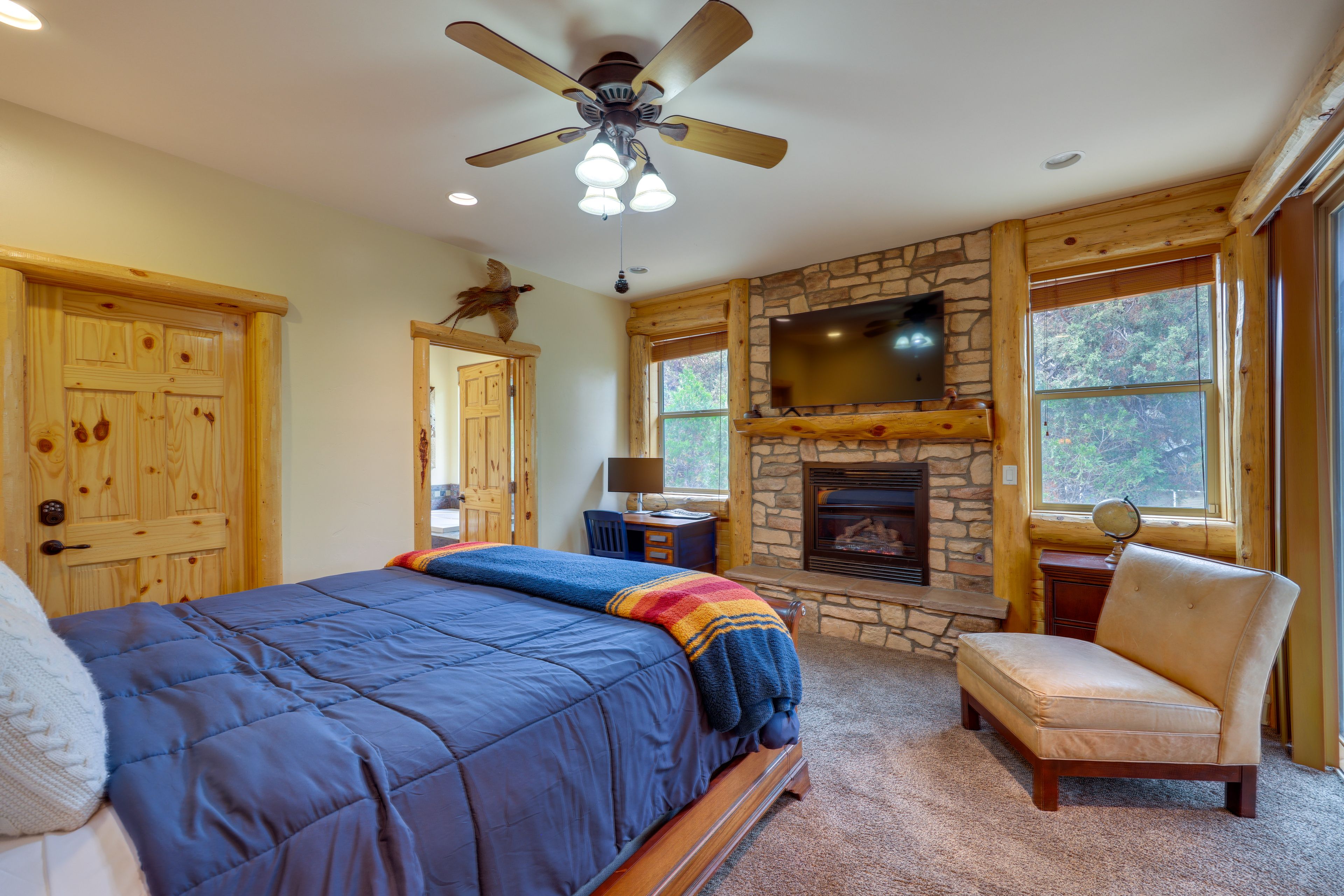 Bedroom 1 | King Bed | Main Floor