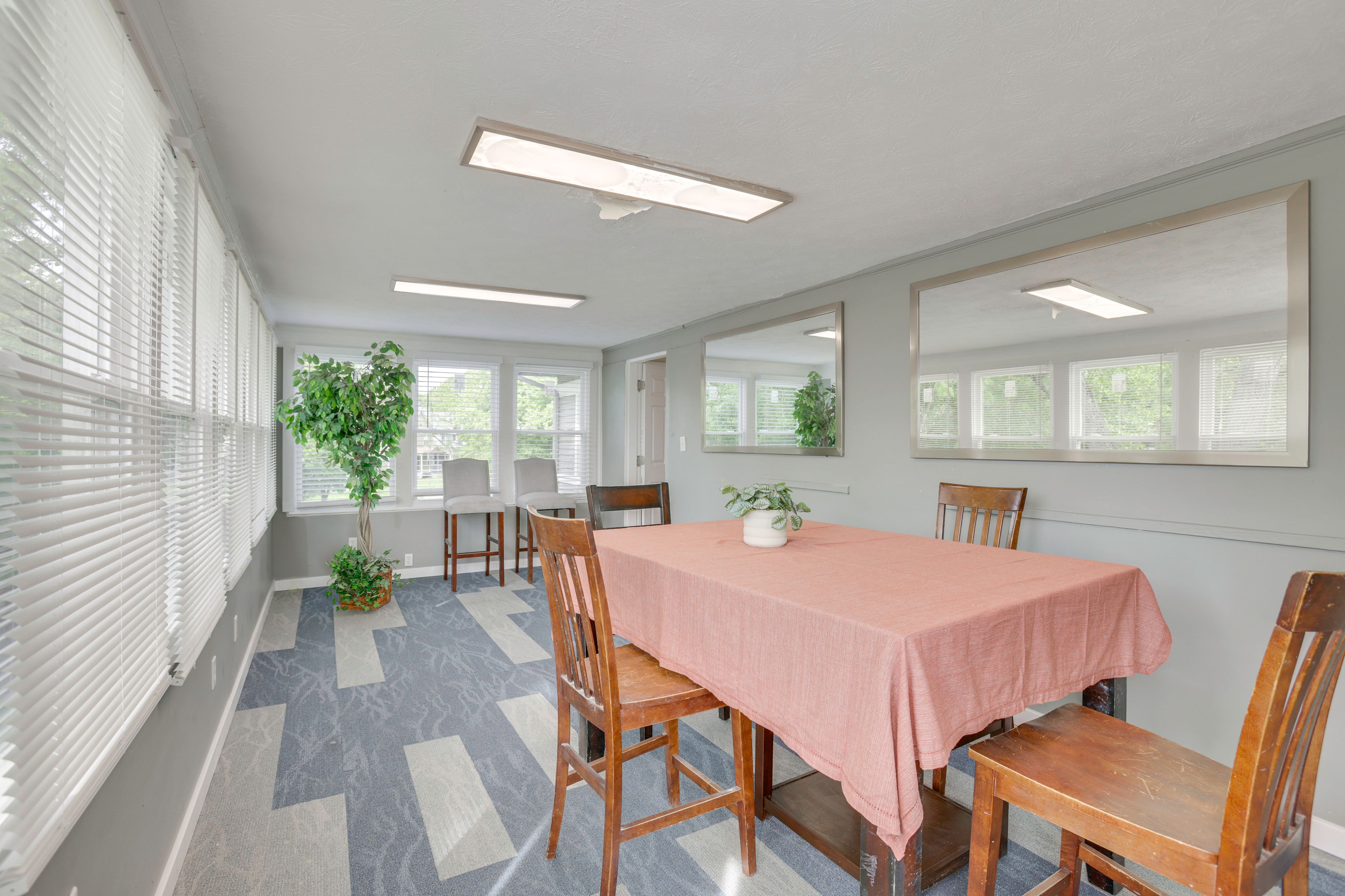 Unit D | Dining Area