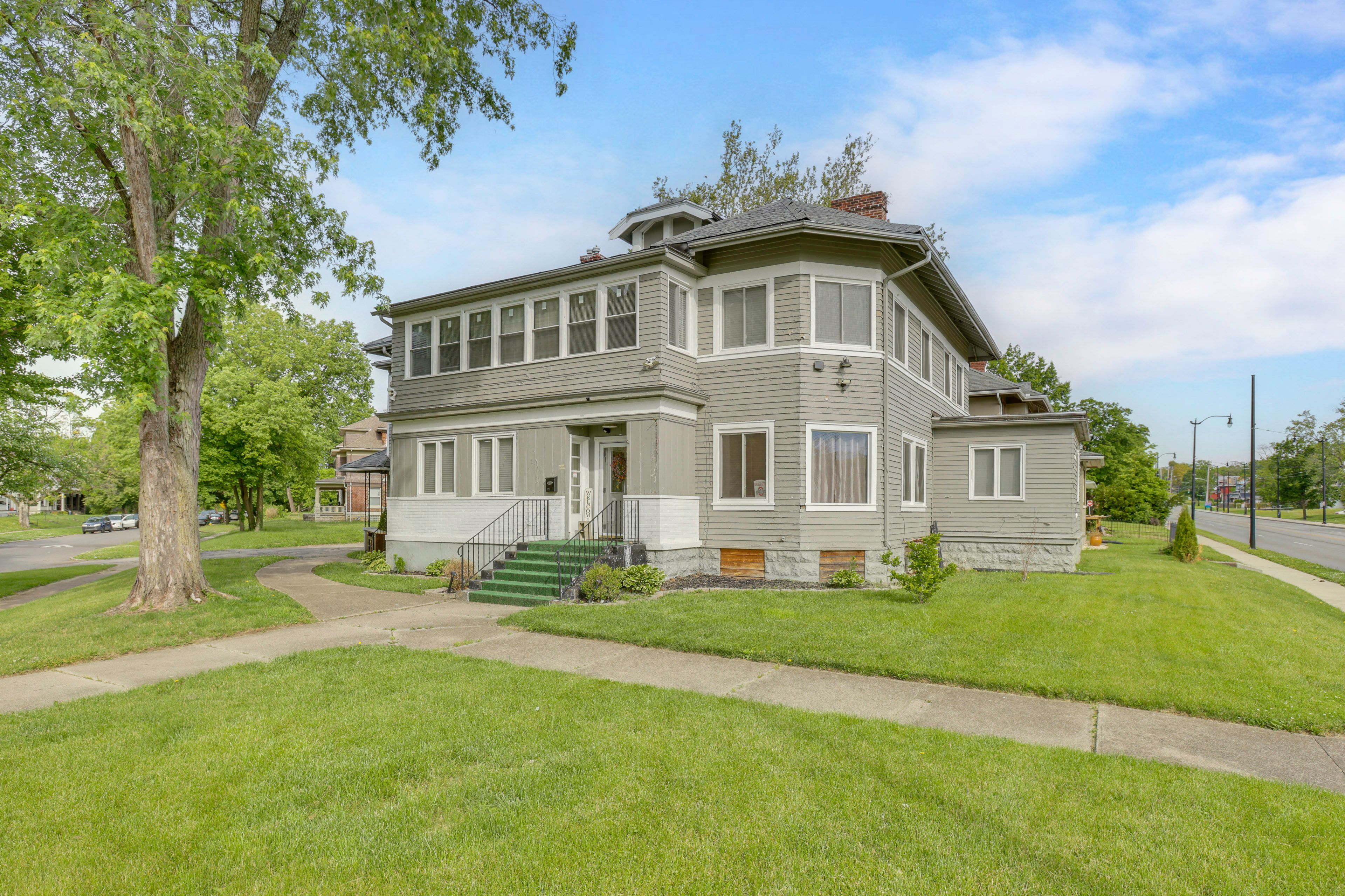 Dayton Vacation Rental | 8BR | 3BA | 4,700 Sq Ft
