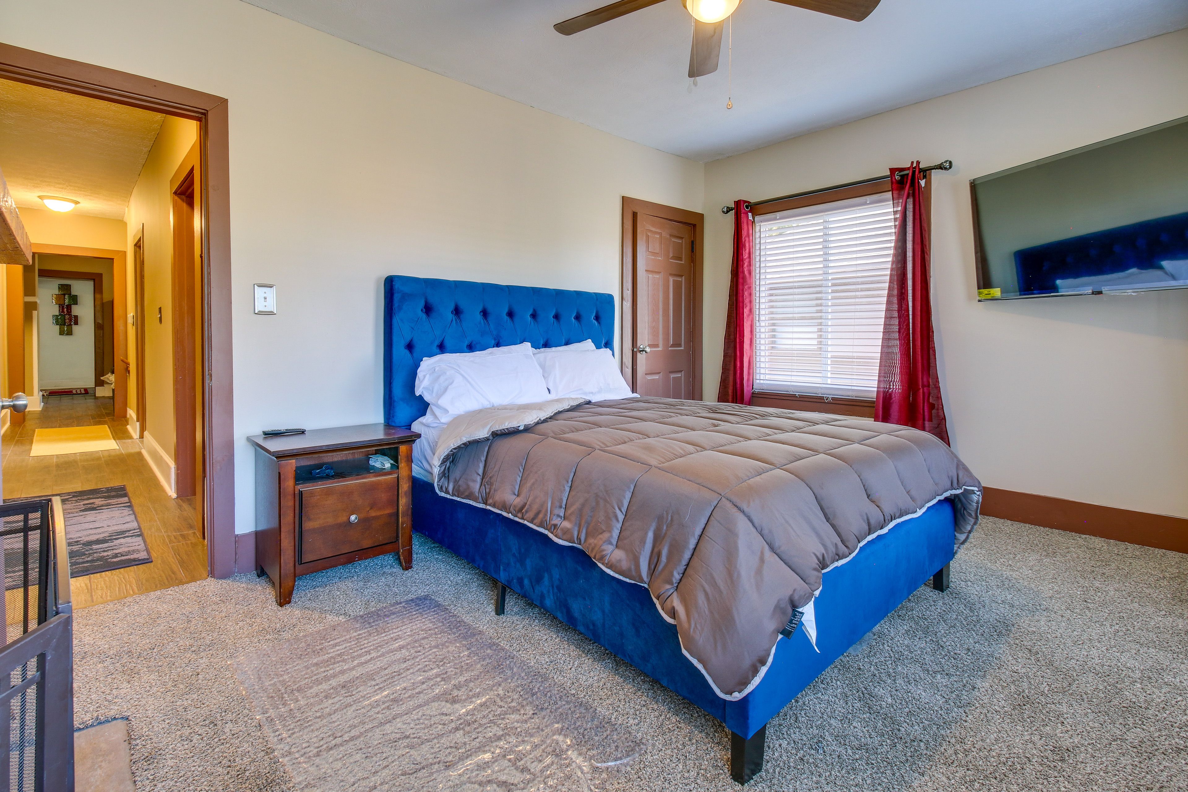 Bedroom 4 | Queen Bed