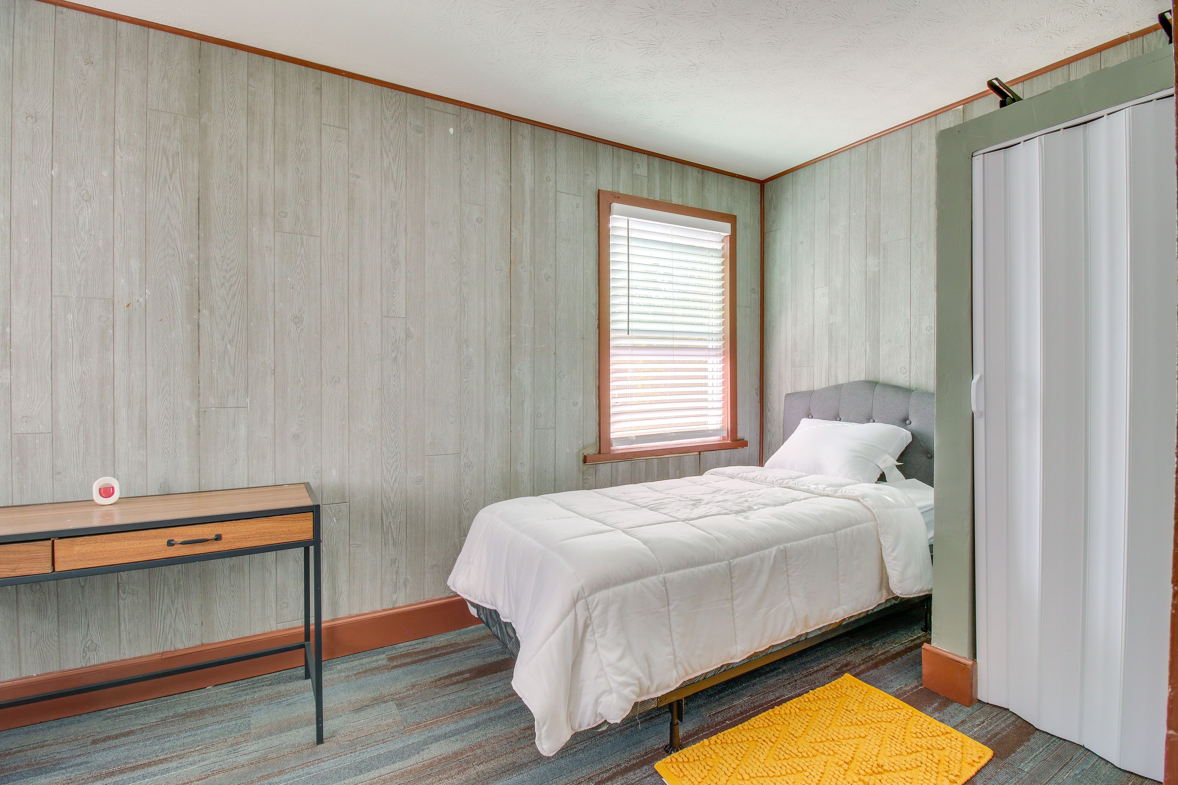 Bedroom 6 | Twin Bed