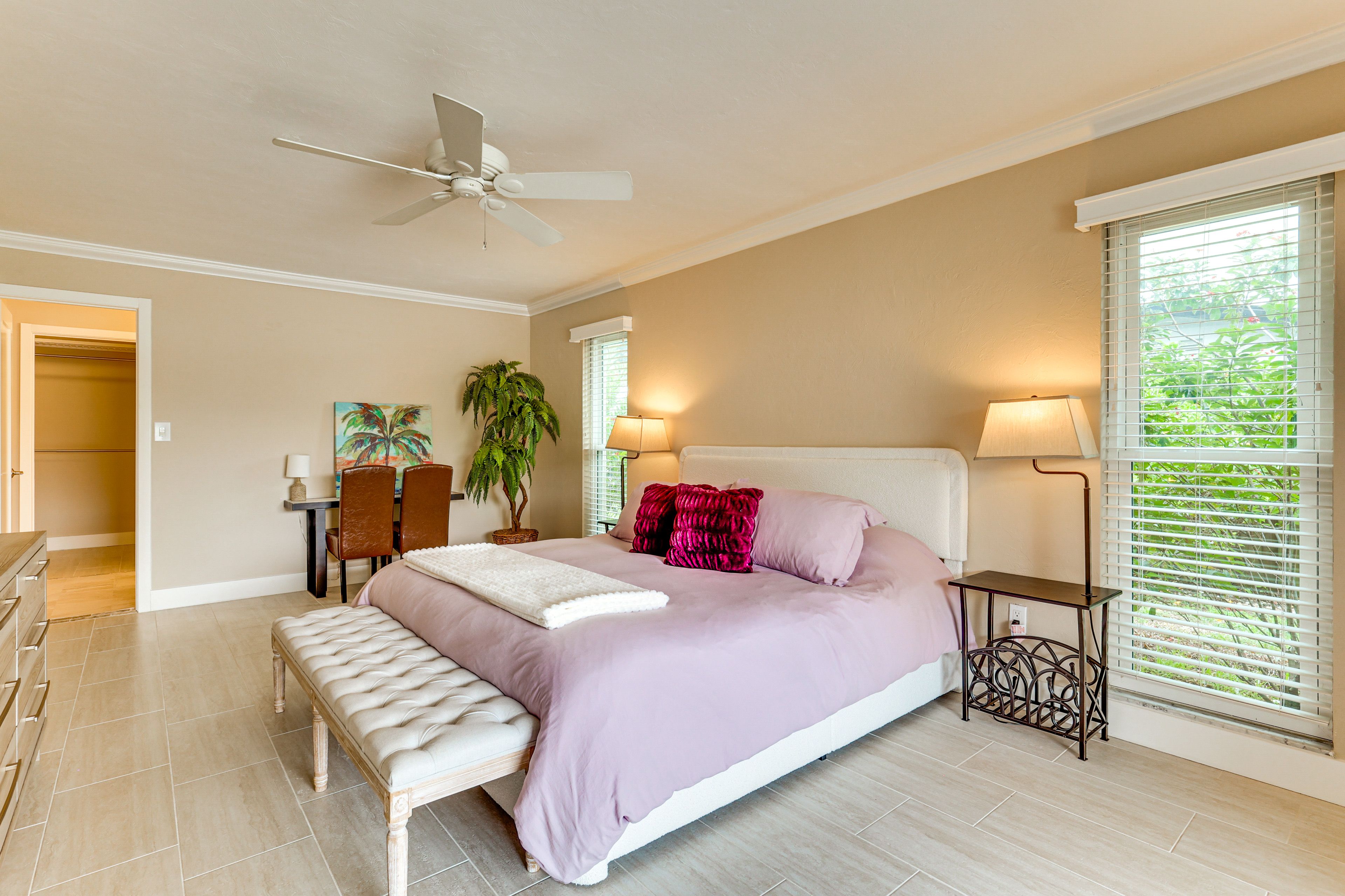 Bedroom 1 | King Bed