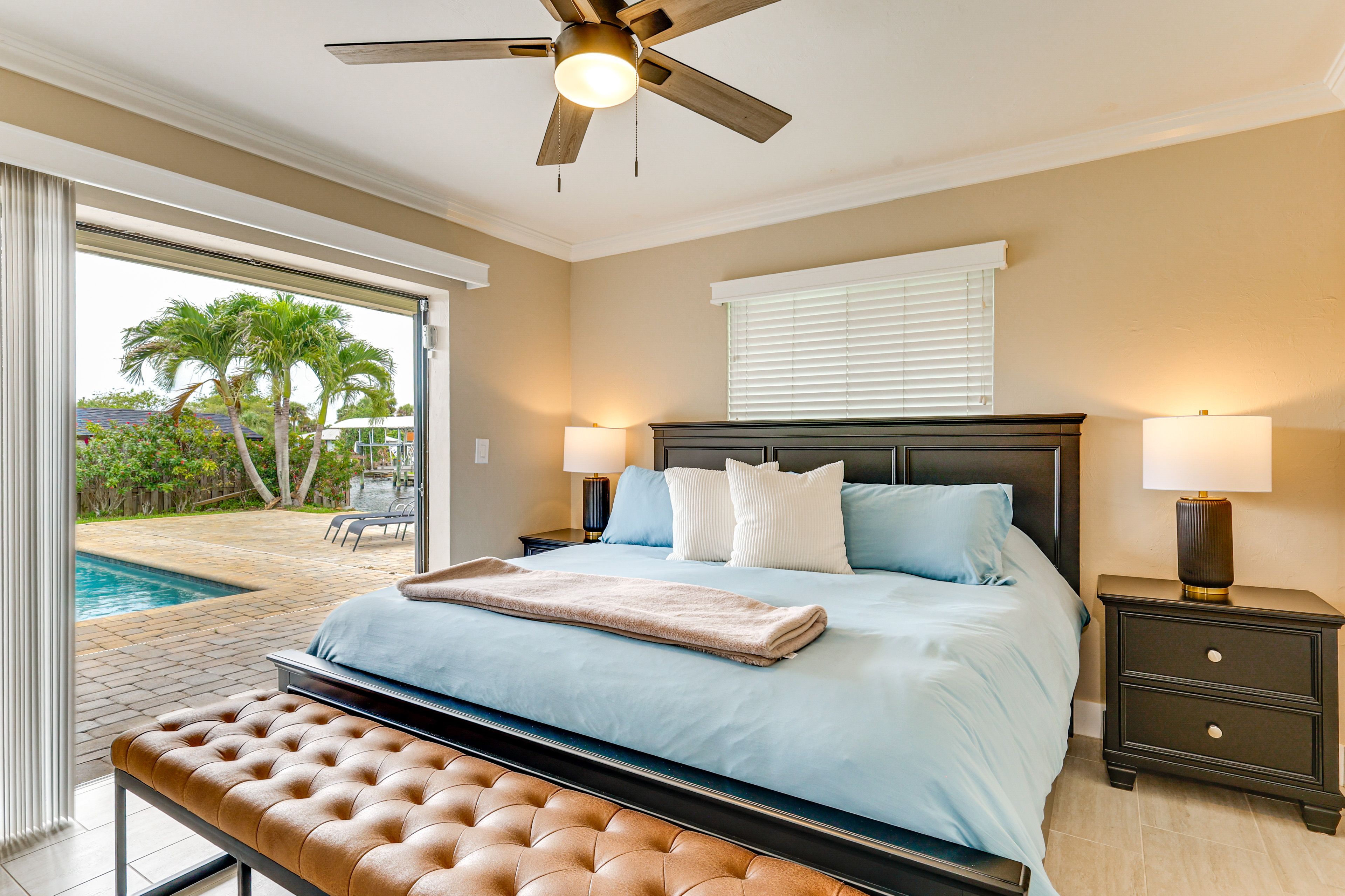 Bedroom 2 | King Bed