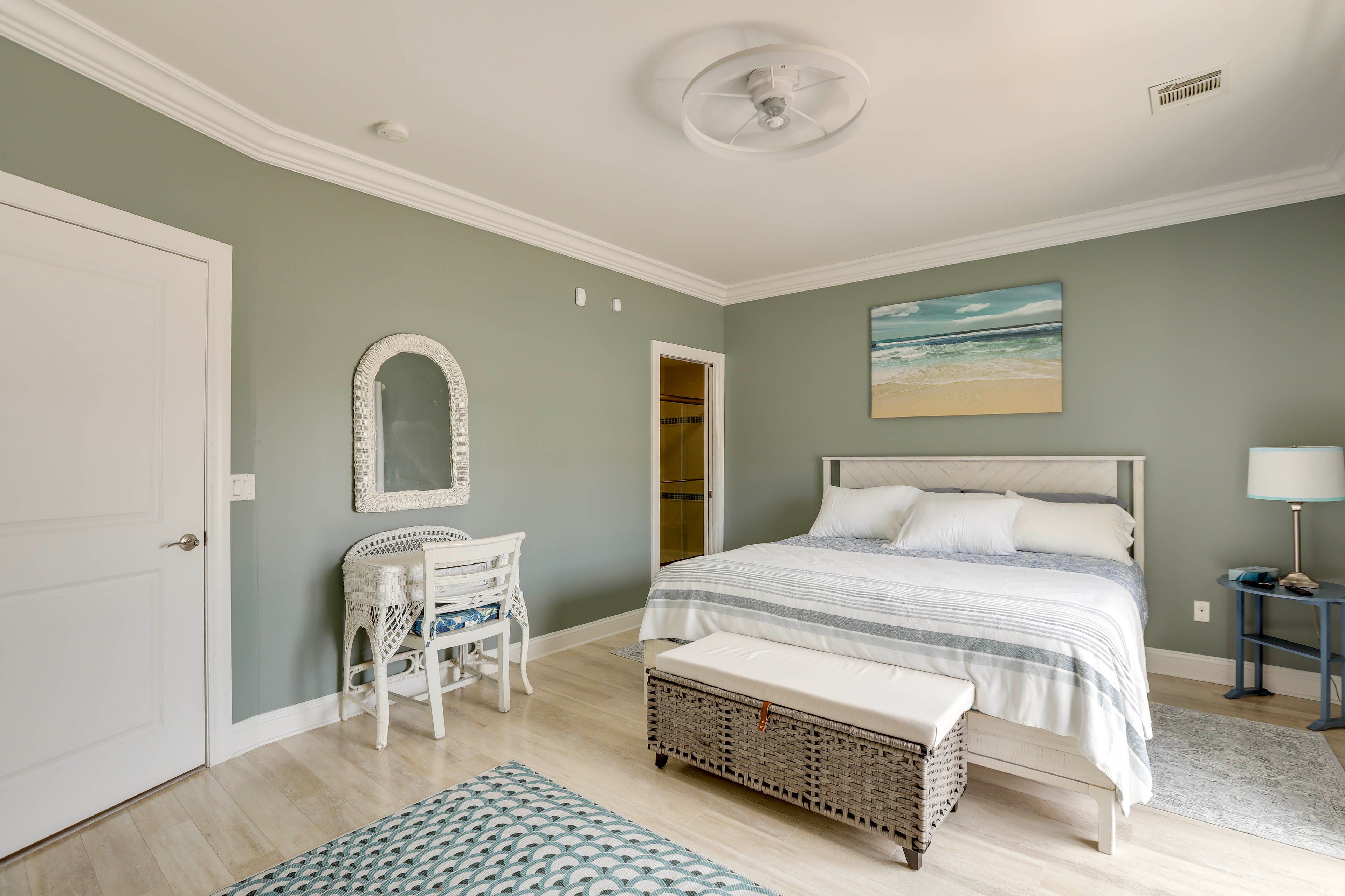 Bedroom 1 | King Bed