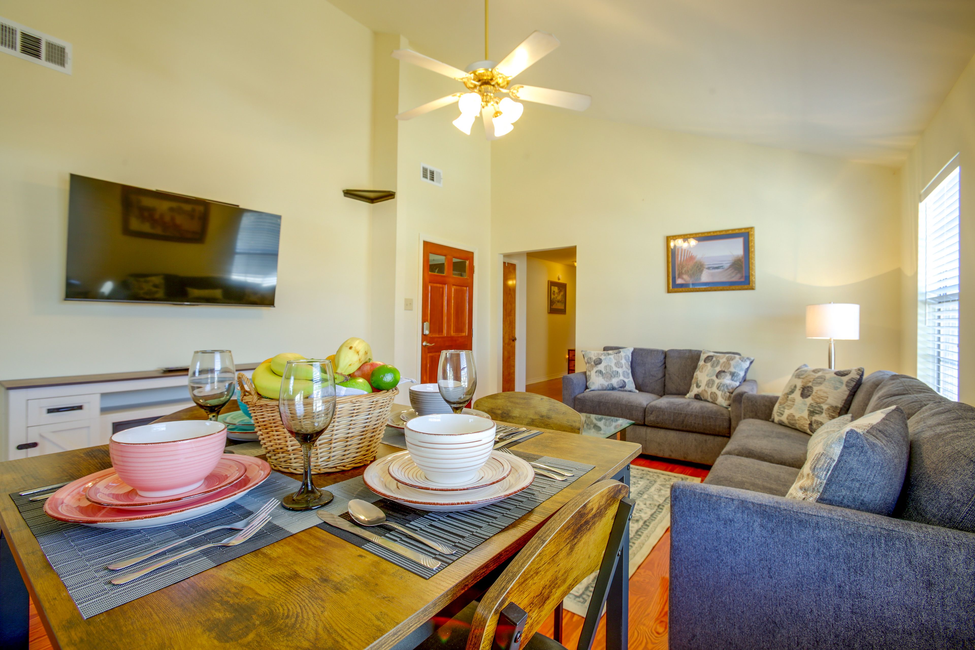New Orleans Vacation Rental | 2BR | 1BA | 1,000 Sq Ft