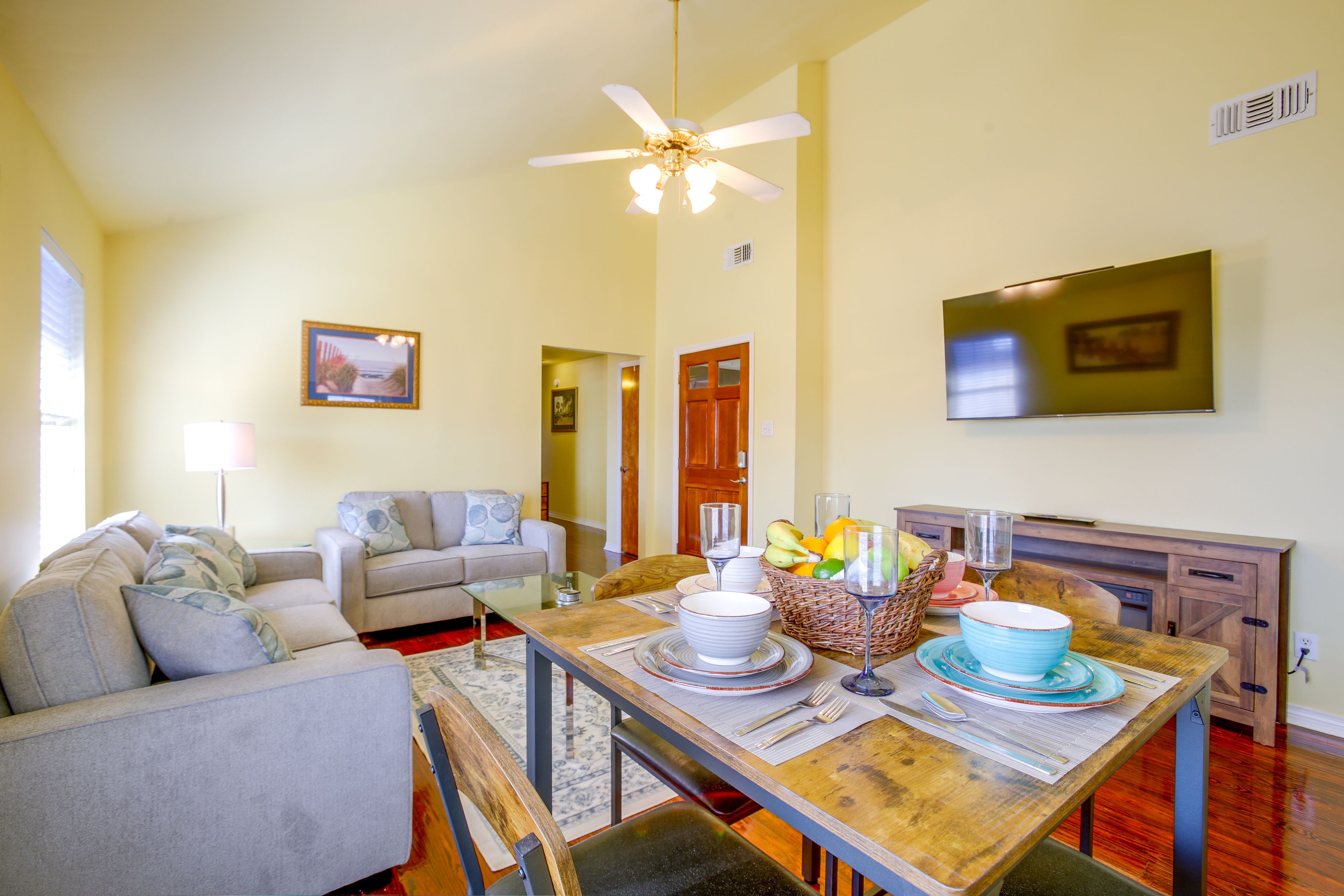 New Orleans Vacation Rental | 2BR | 1BA | 1,000 Sq Ft