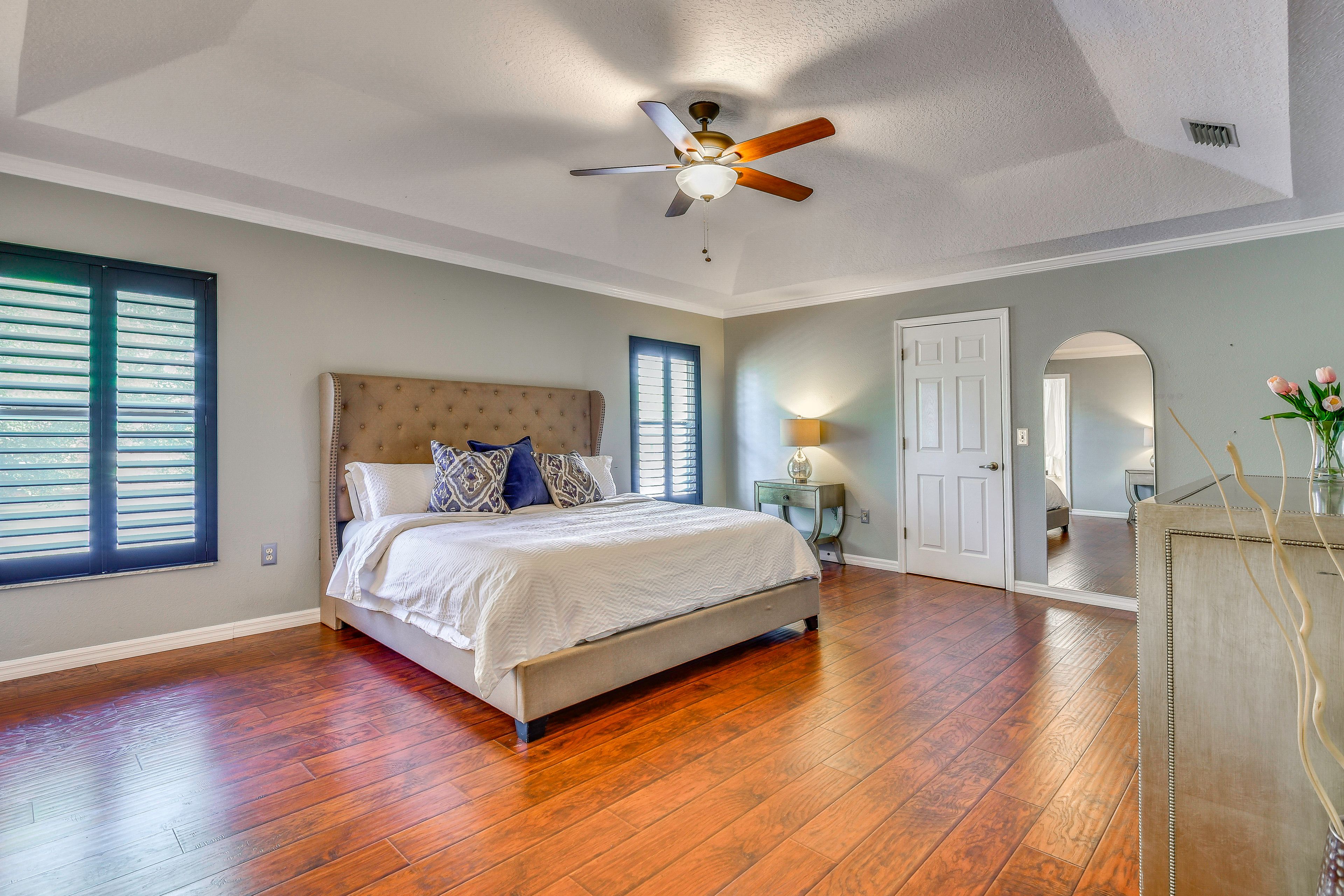 Bedroom 1 | King Bed