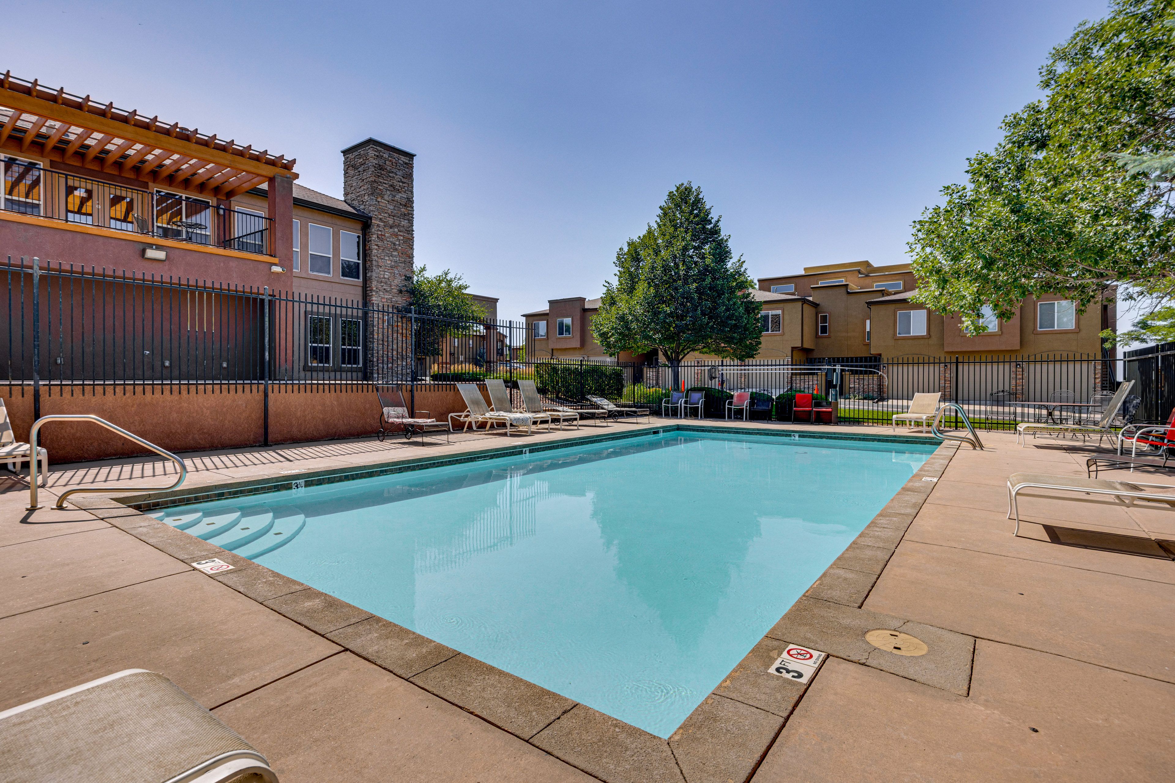 Villa Mirage Community Pool